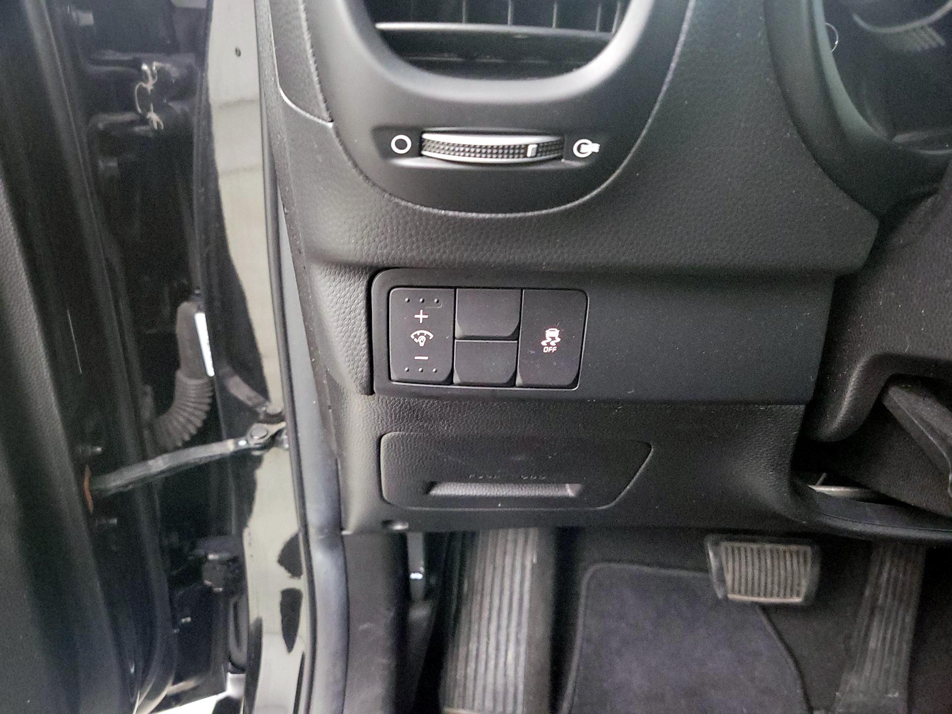 Thumbnail: 2018 Kia Soul - 13