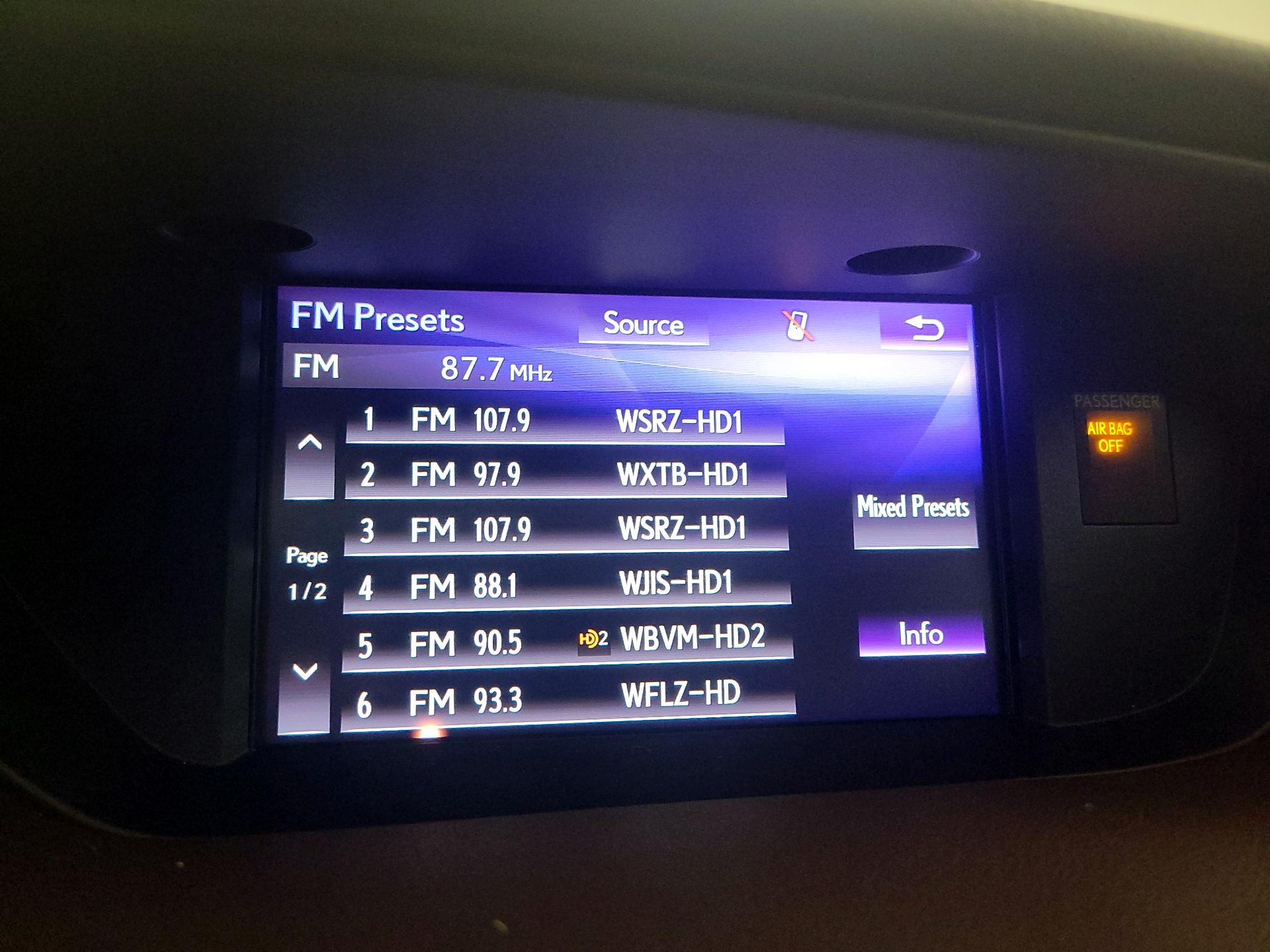 Thumbnail: 2017 Lexus ES - 16