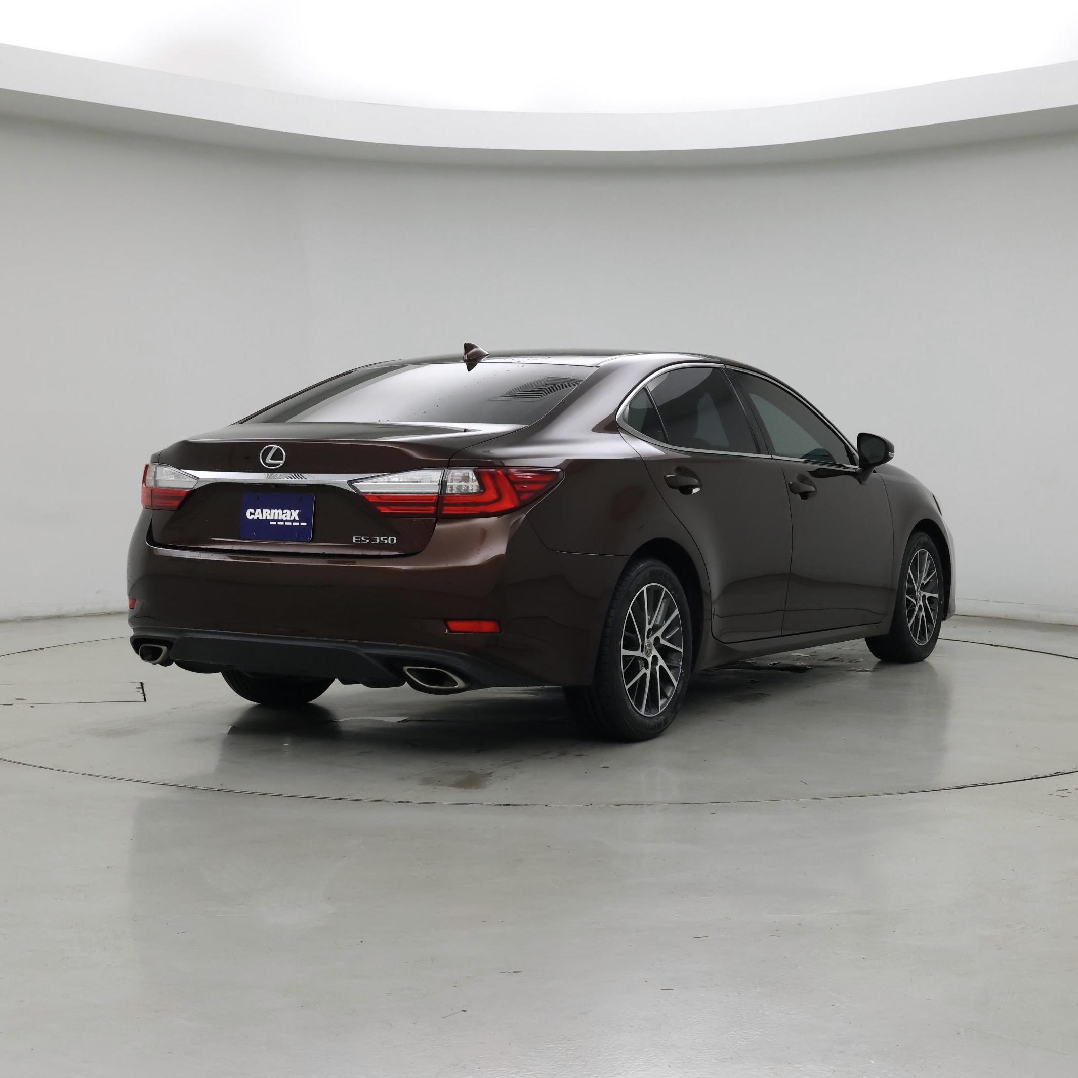 Thumbnail: 2017 Lexus ES - 8