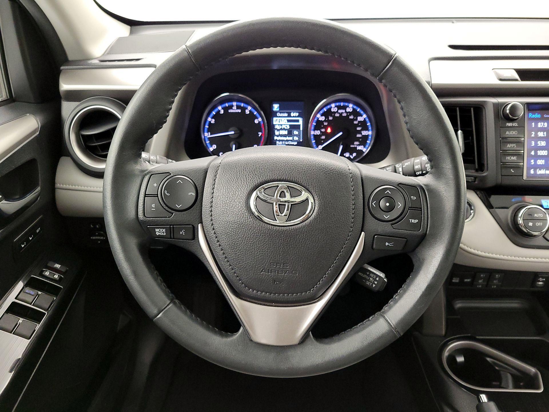 Thumbnail: 2017 Toyota RAV4 - 10