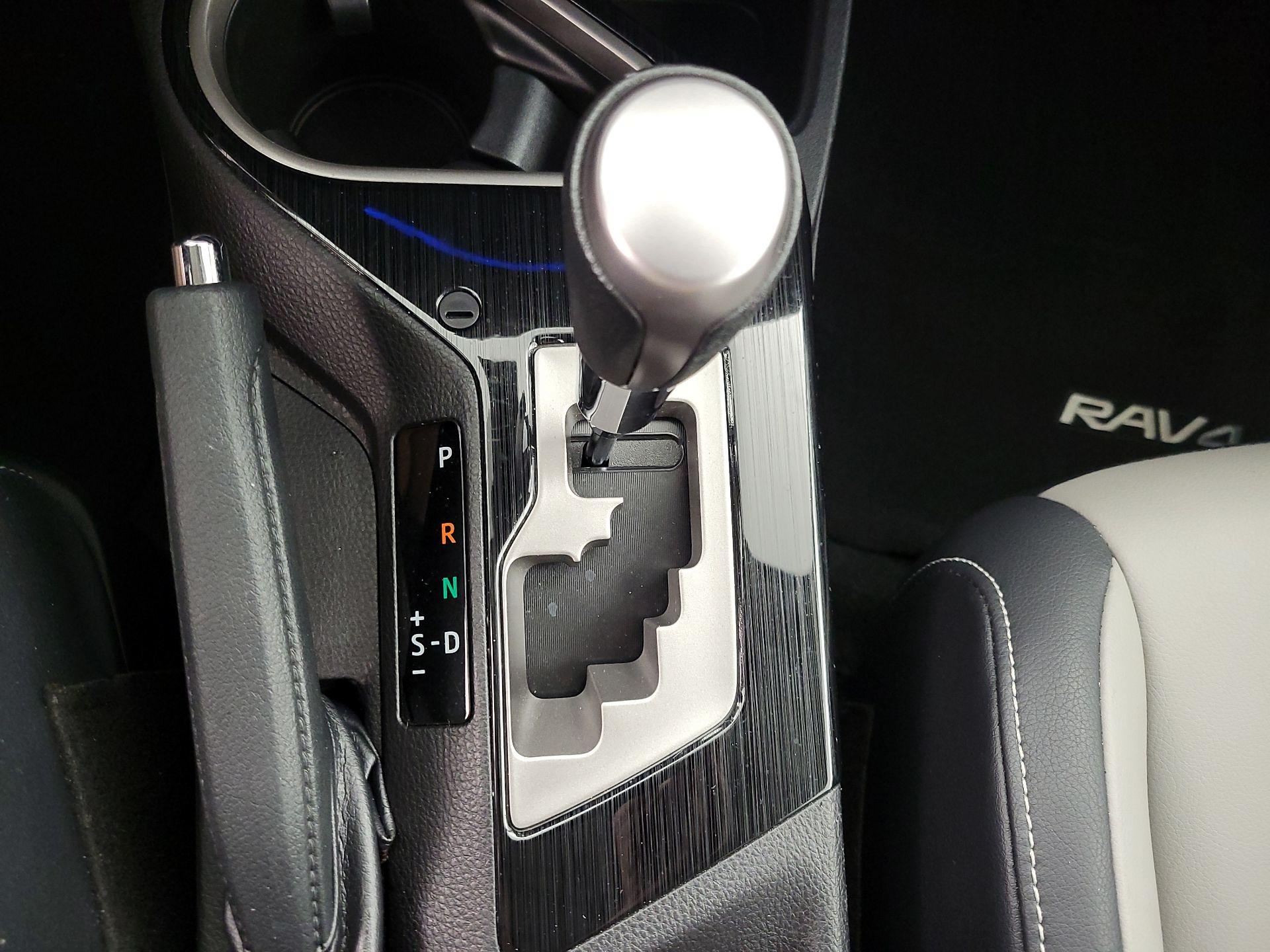 Thumbnail: 2017 Toyota RAV4 - 17