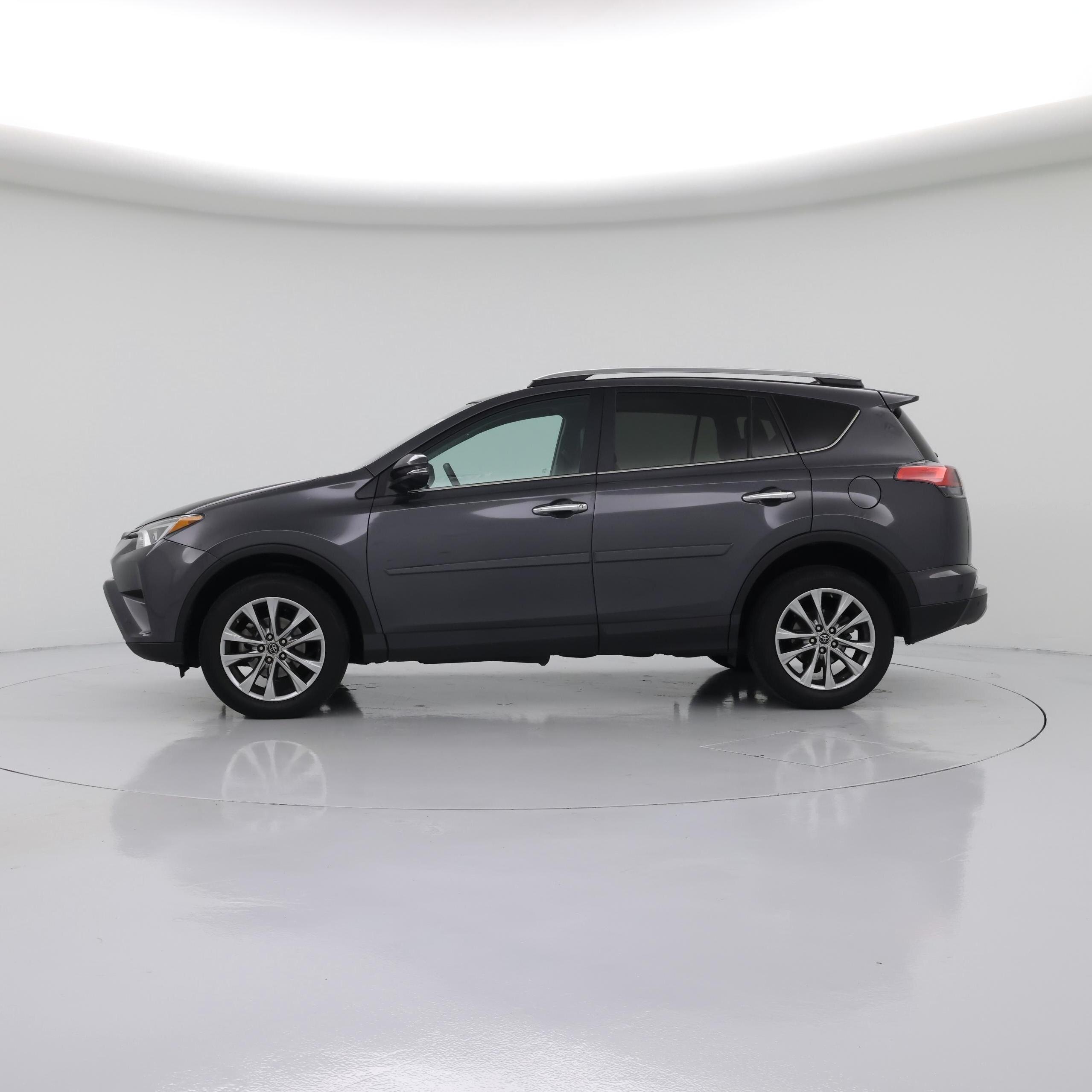 Thumbnail: 2017 Toyota RAV4 - 3