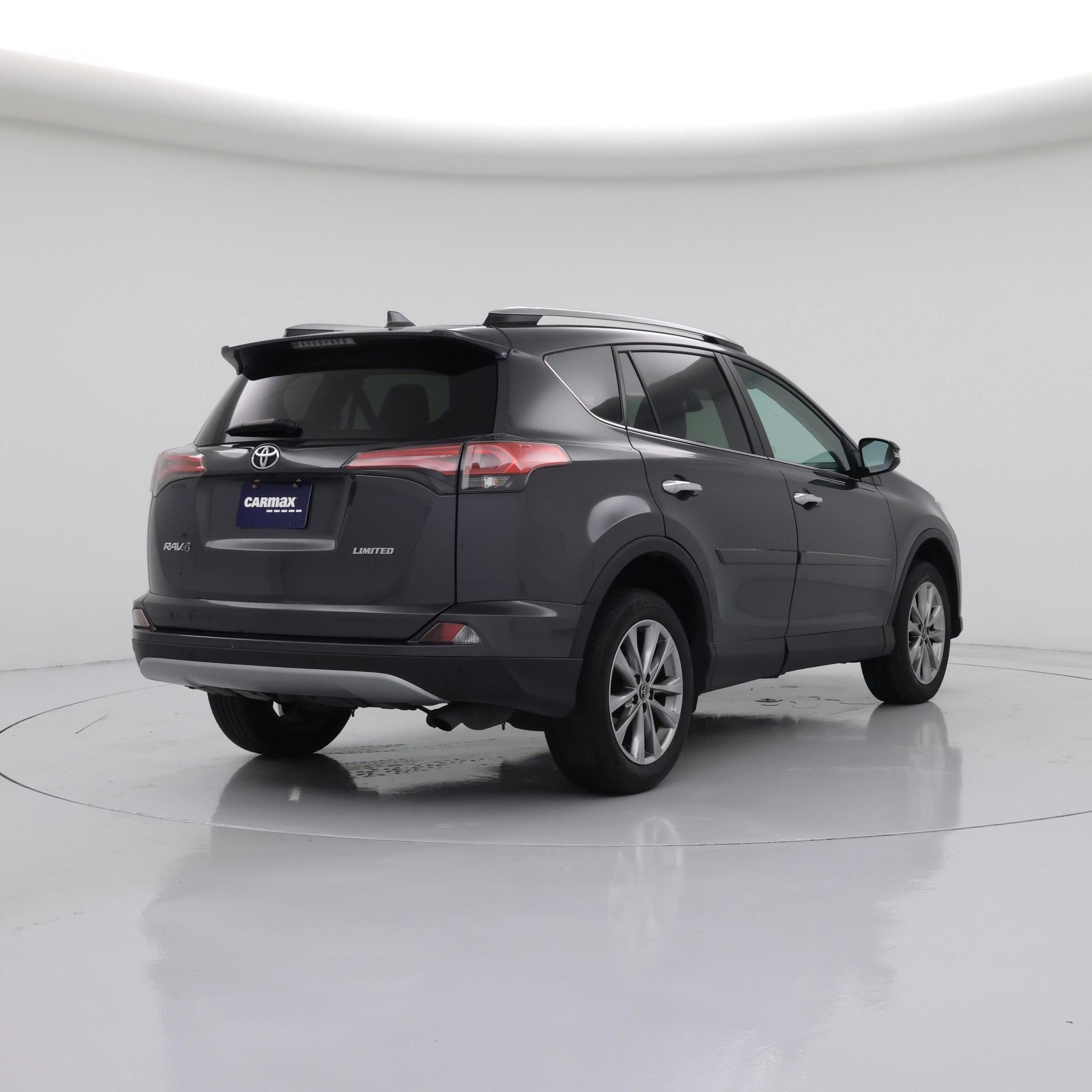 Thumbnail: 2017 Toyota RAV4 - 8