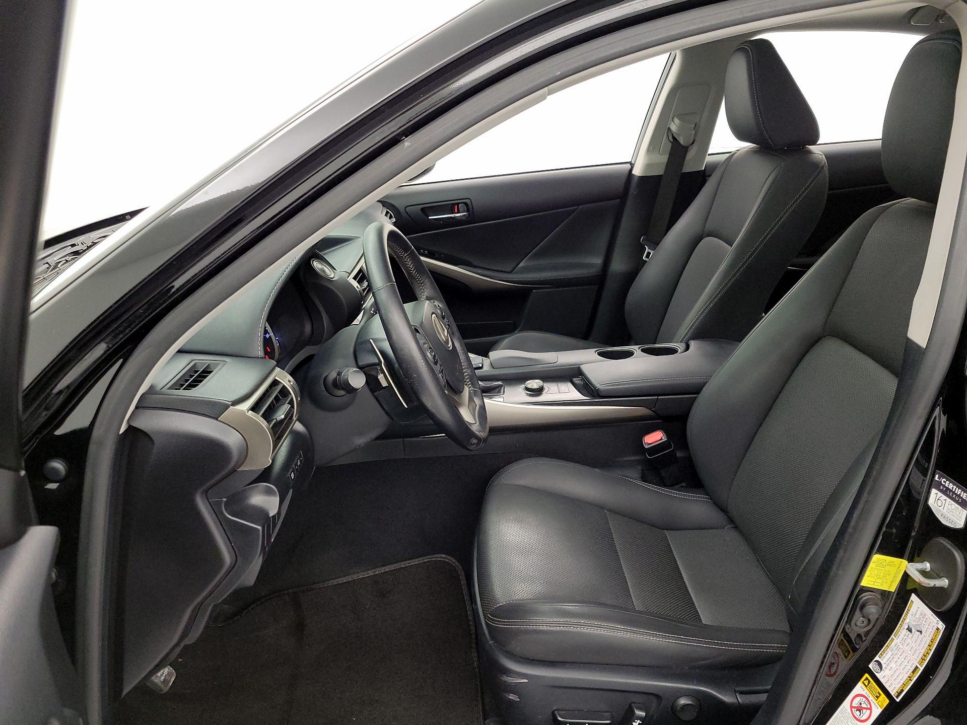 Thumbnail: 2015 Lexus IS - 11