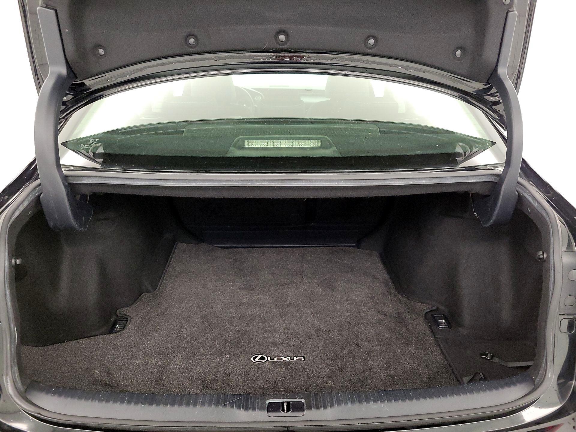 Thumbnail: 2015 Lexus IS - 20