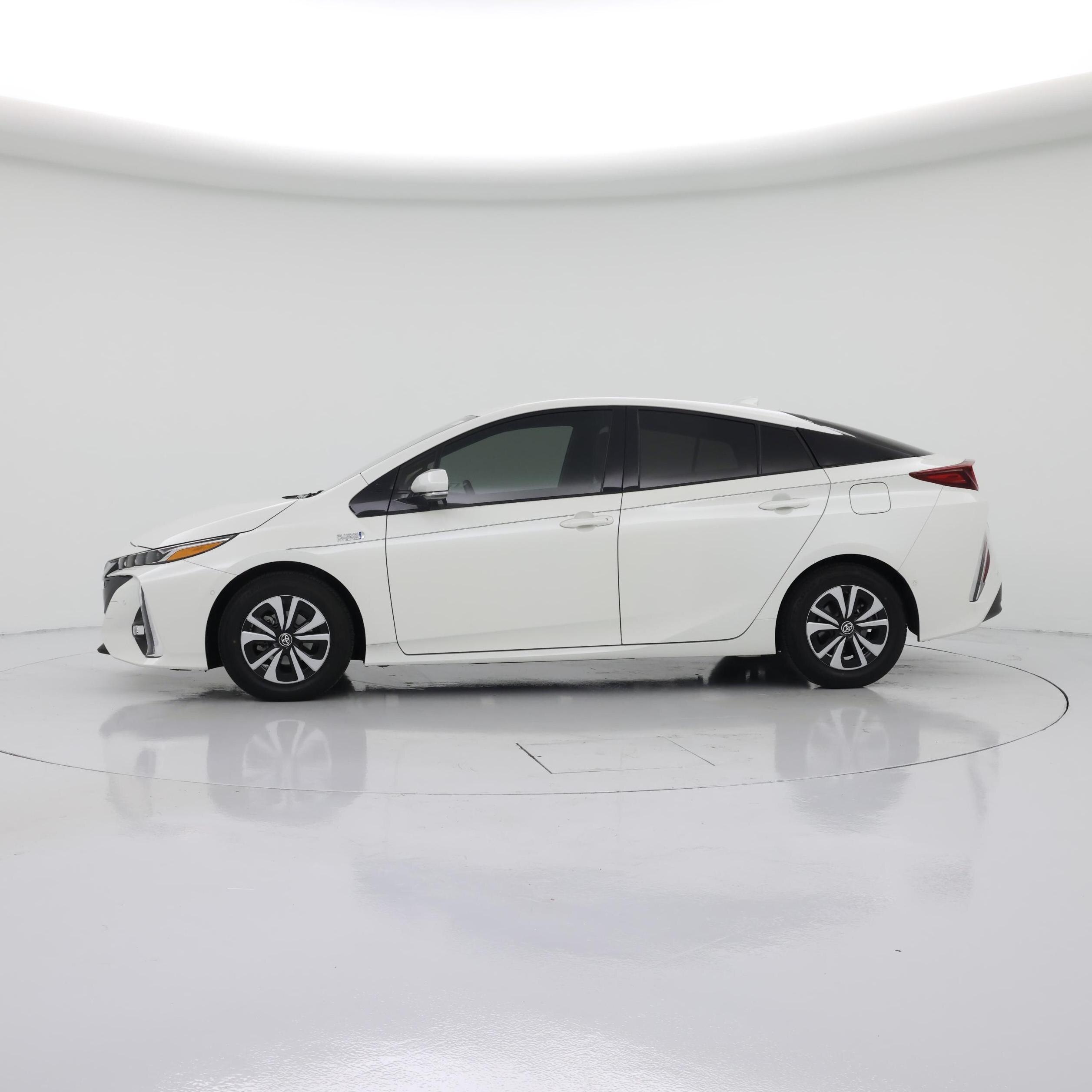 Thumbnail: 2019 Toyota Prius Prime - 3