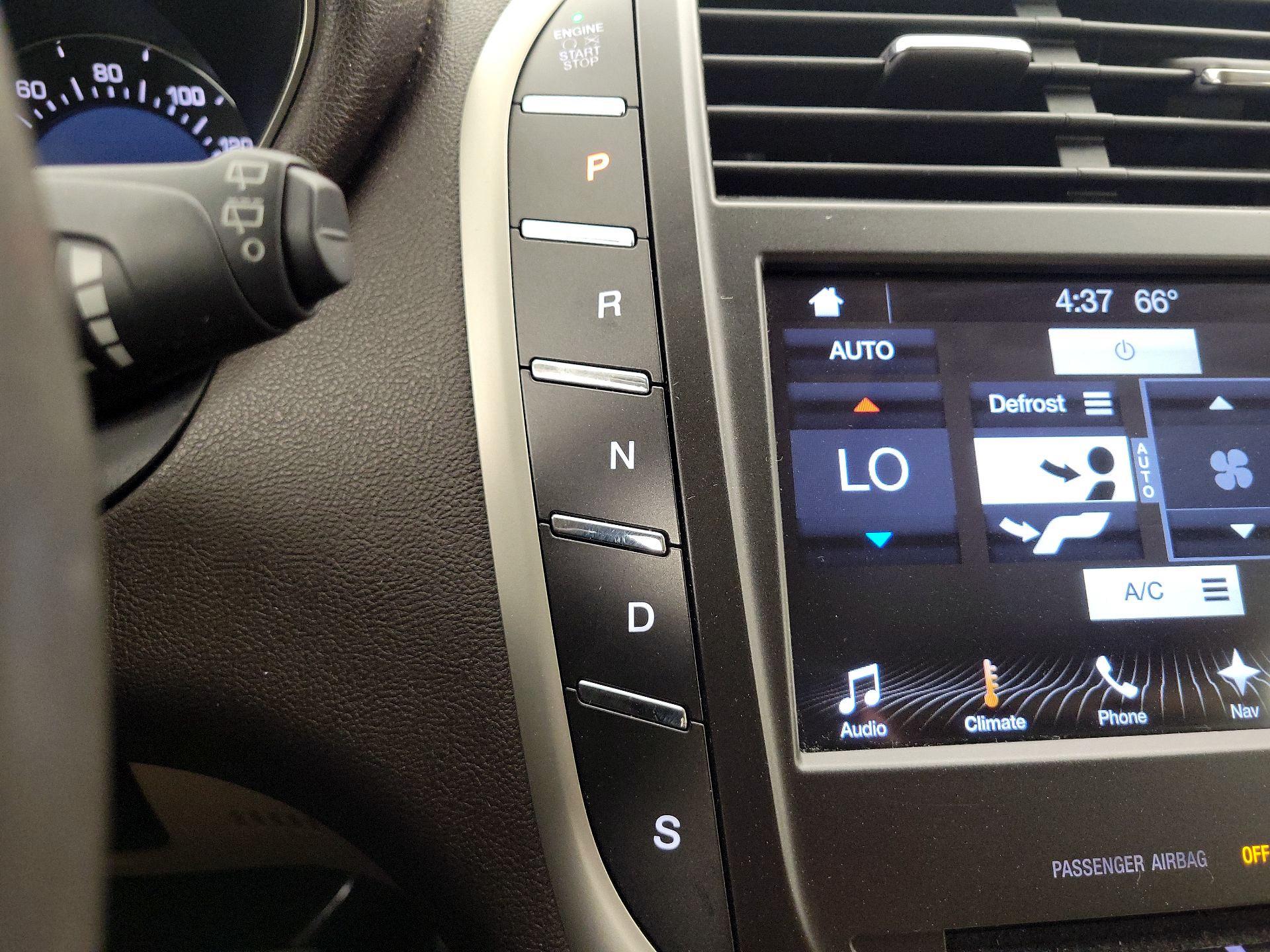 Thumbnail: 2017 Lincoln MKC - 18