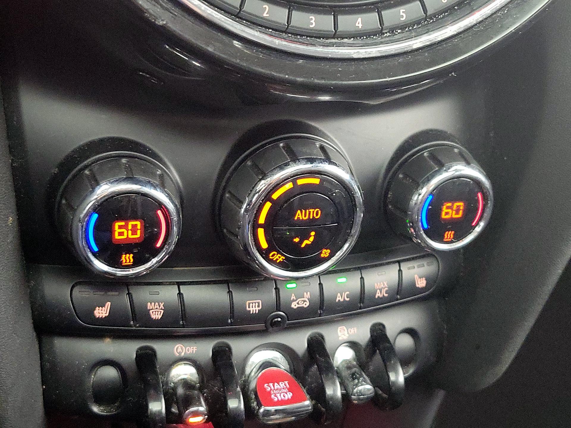 Thumbnail: 2016 MINI Cooper Hardtop - 15
