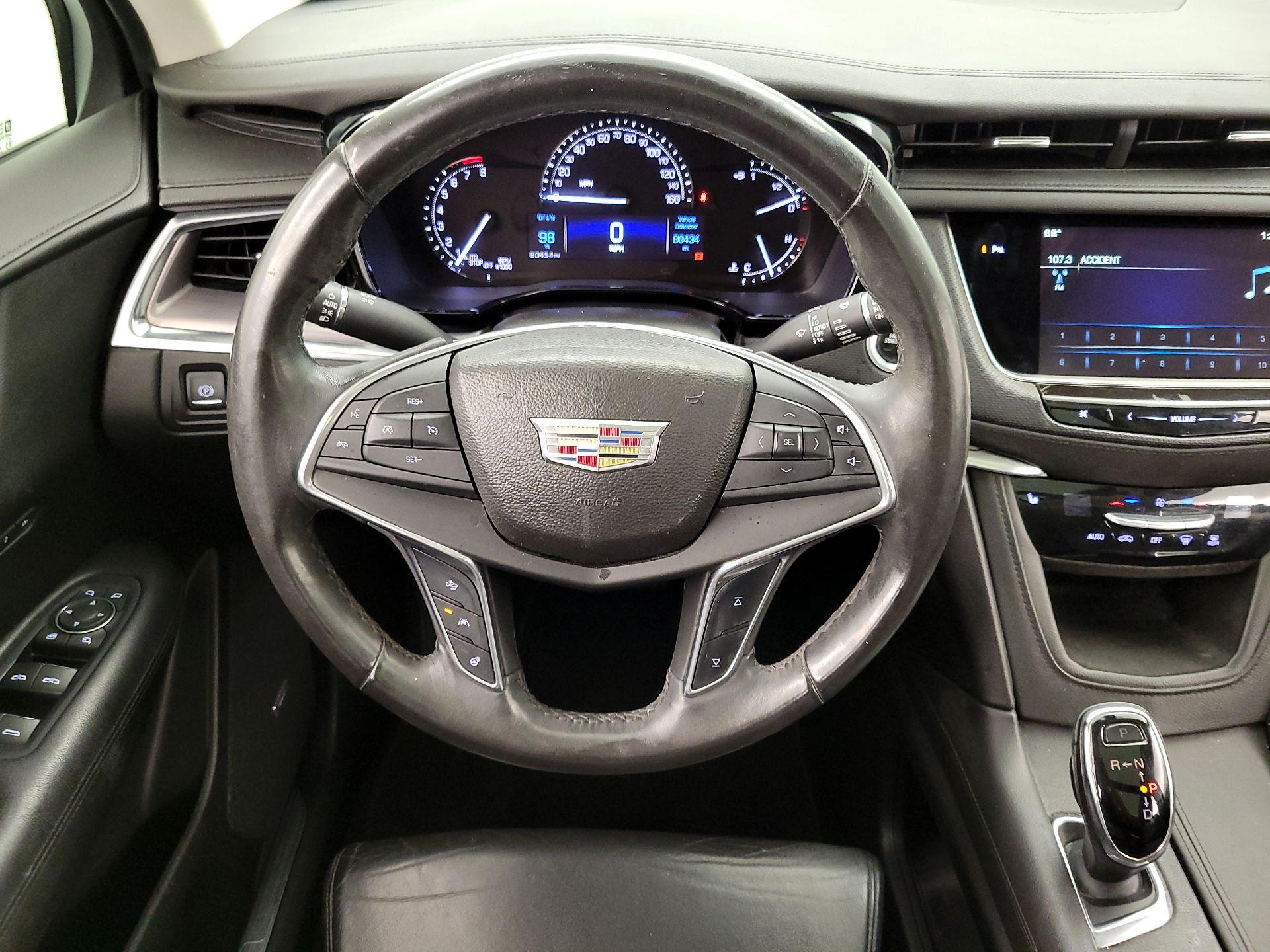 Thumbnail: 2017 Cadillac XT5 - 10