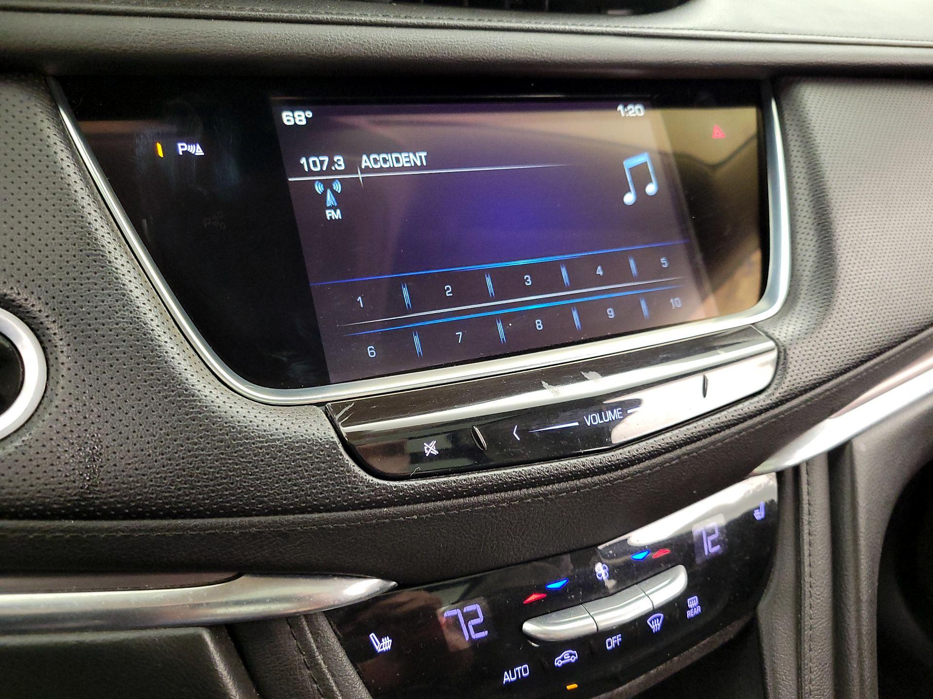 Thumbnail: 2017 Cadillac XT5 - 15