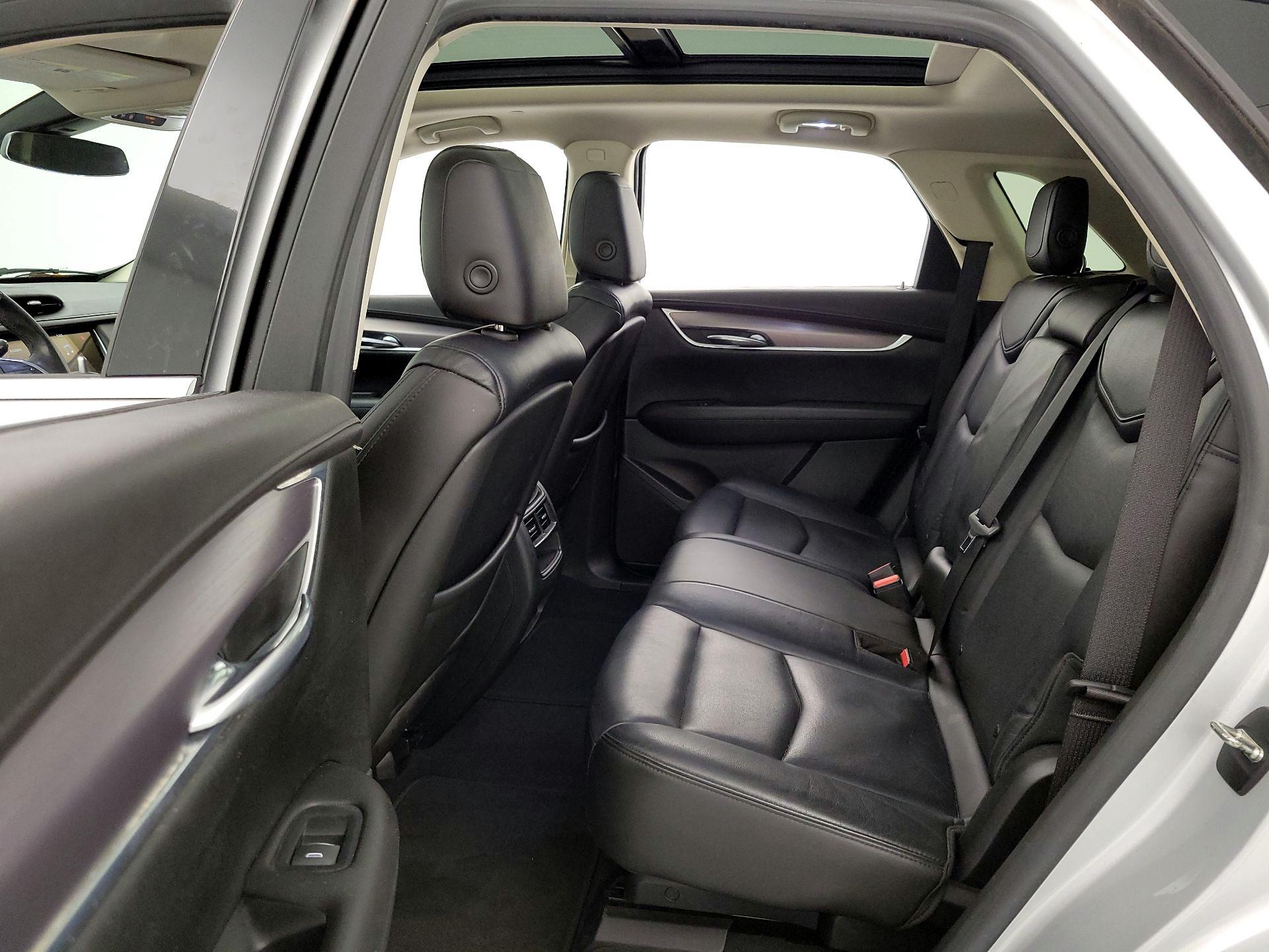 Thumbnail: 2017 Cadillac XT5 - 19