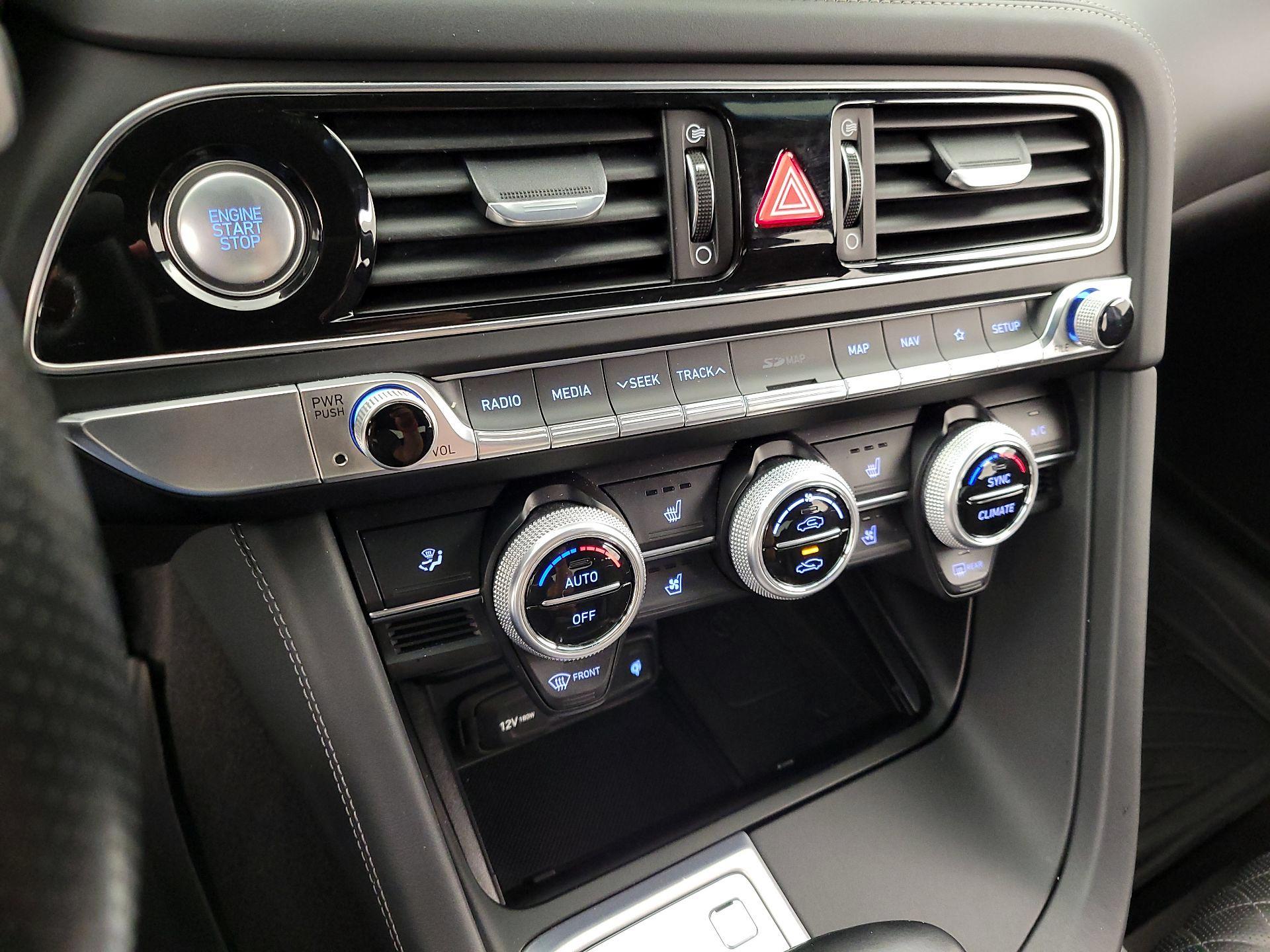 Thumbnail: 2019 Genesis G70 - 17