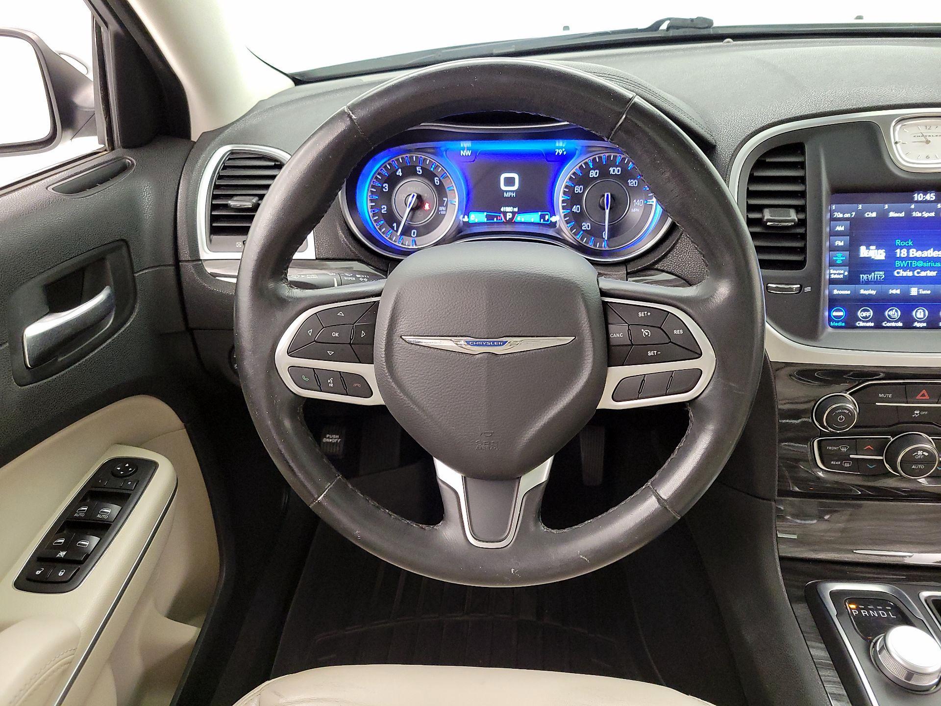 Thumbnail: 2020 Chrysler 300 - 10