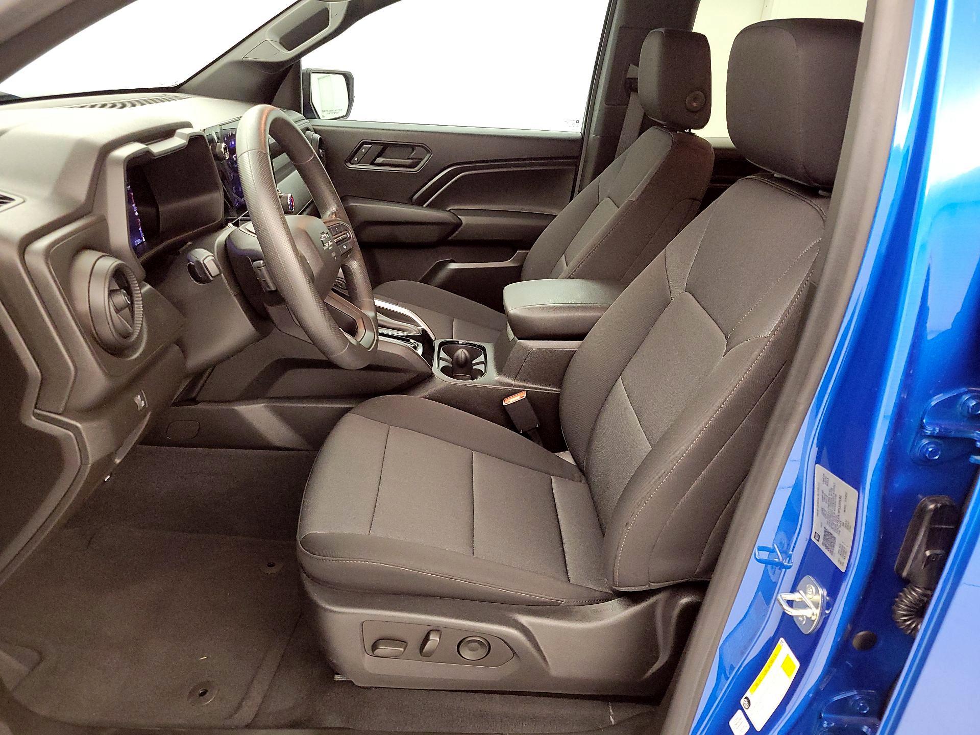 Thumbnail: 2023 Chevrolet Colorado - 11