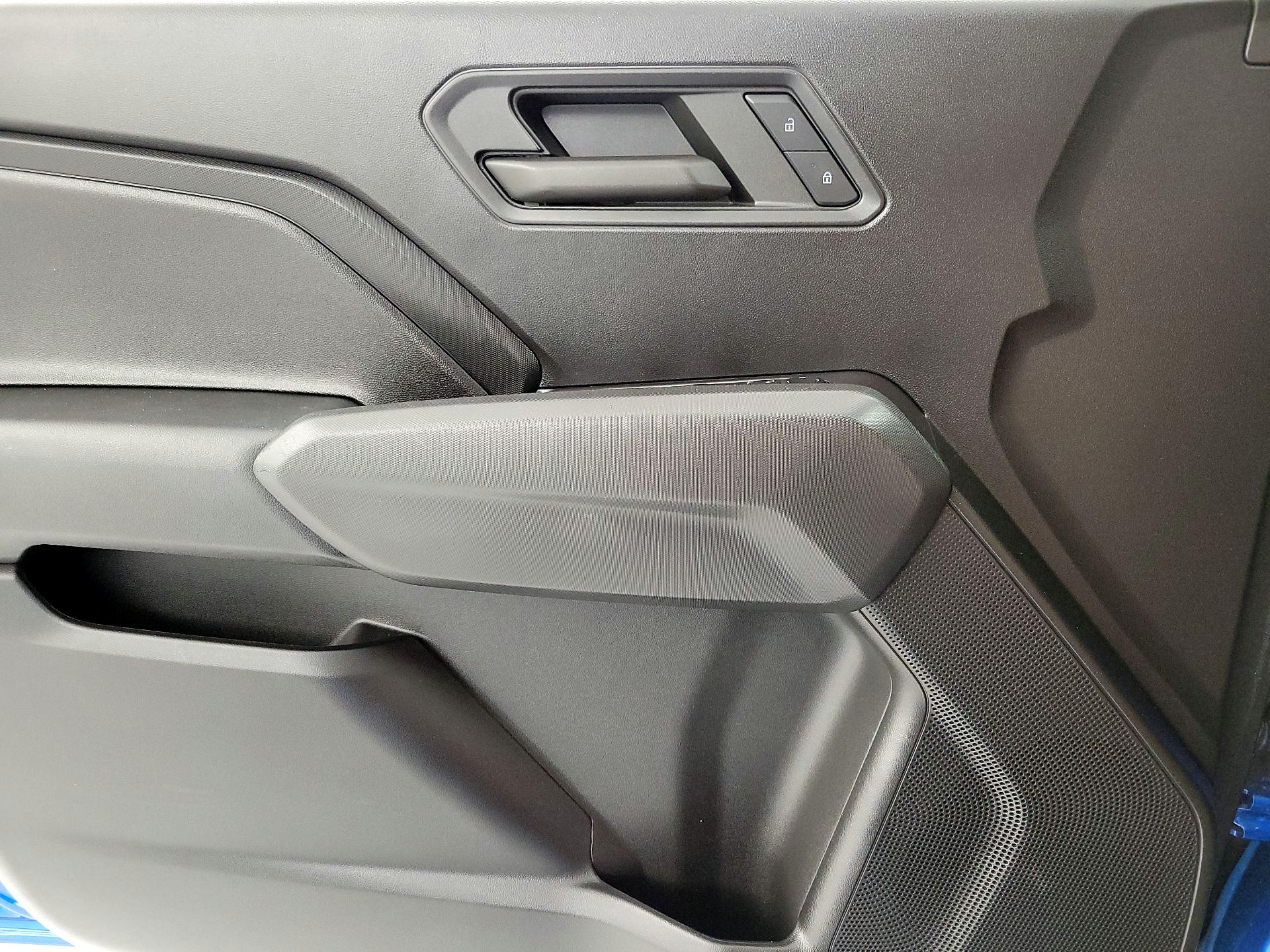 Thumbnail: 2023 Chevrolet Colorado - 12