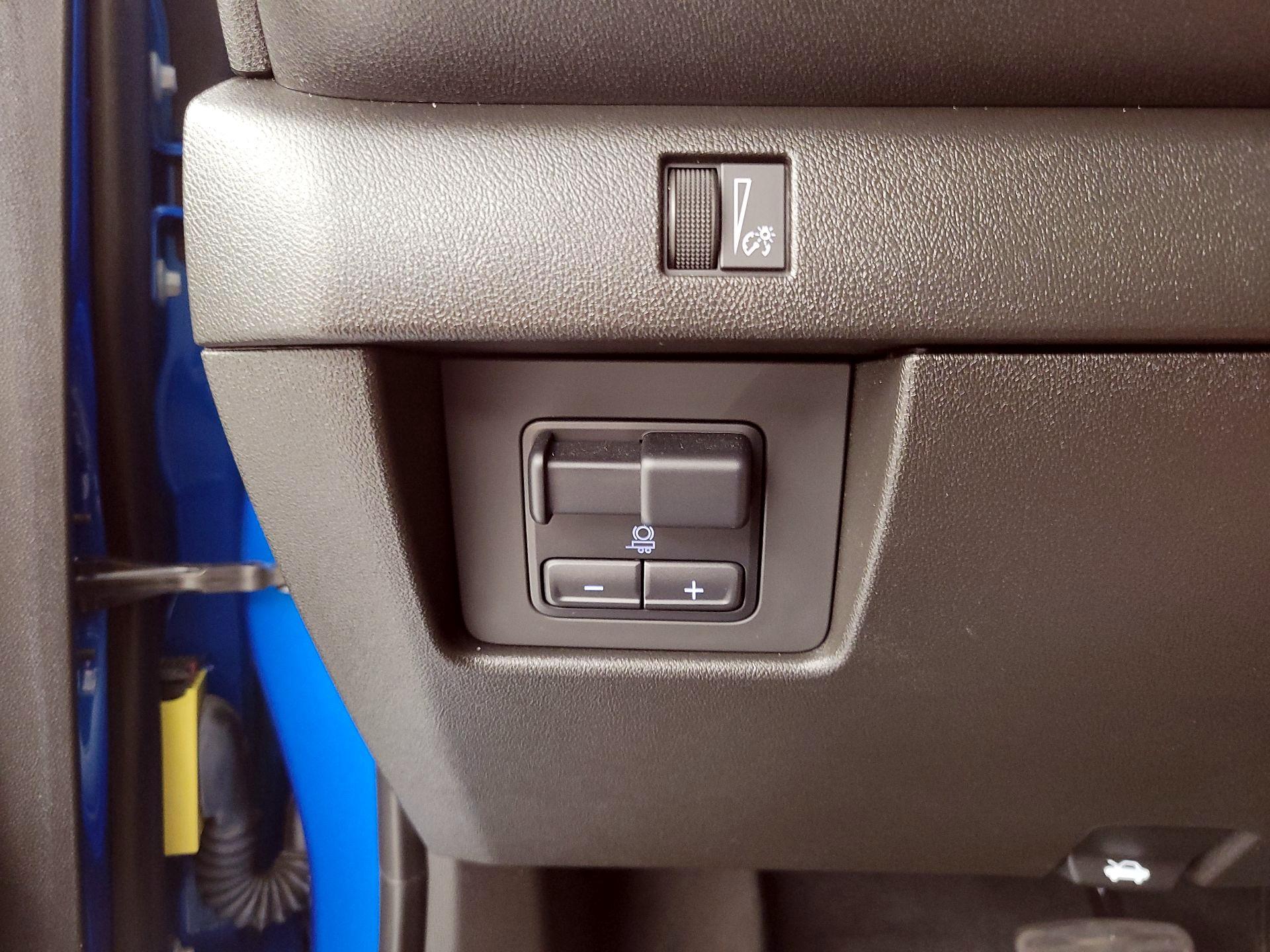 Thumbnail: 2023 Chevrolet Colorado - 13