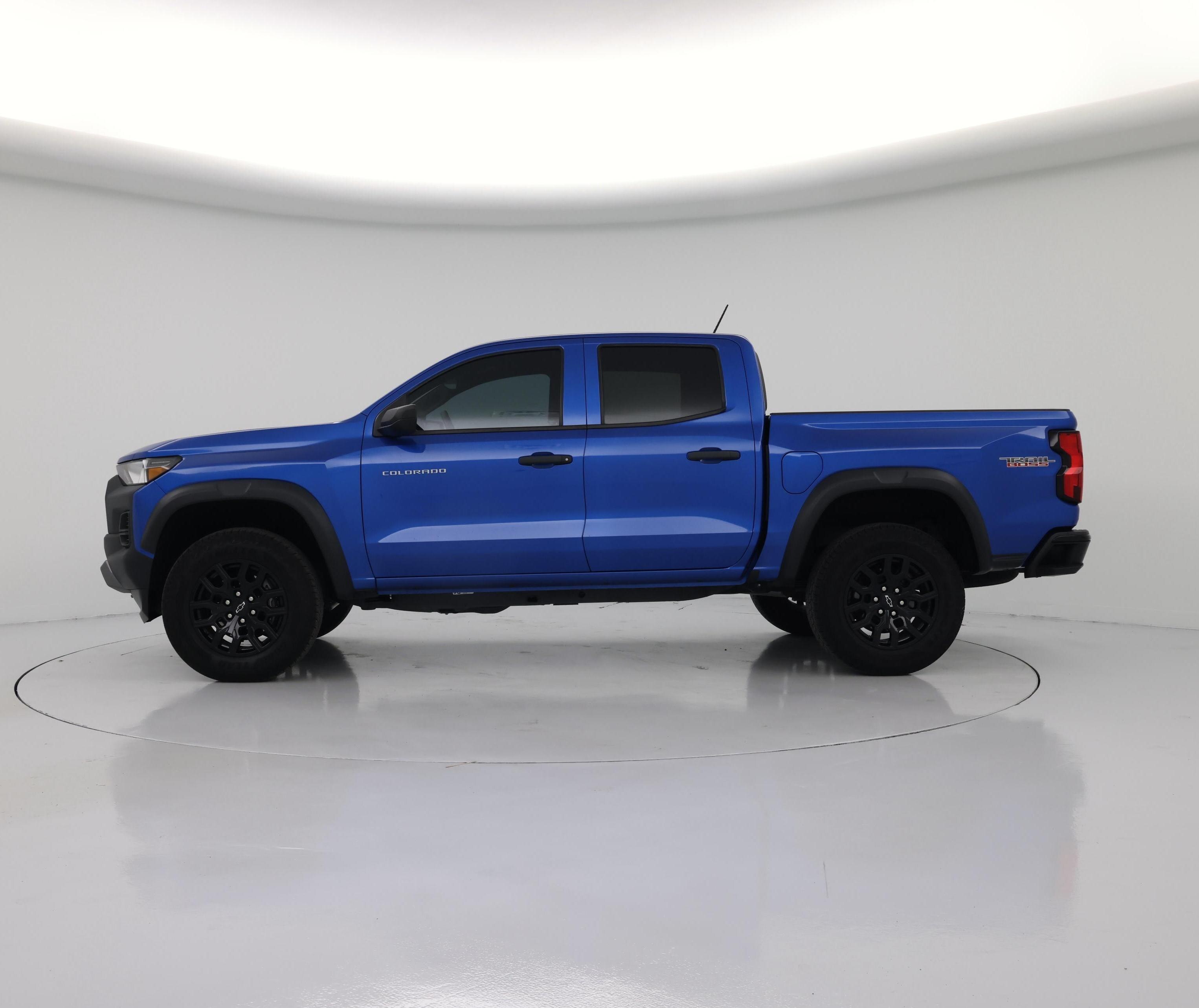 Thumbnail: 2023 Chevrolet Colorado - 3