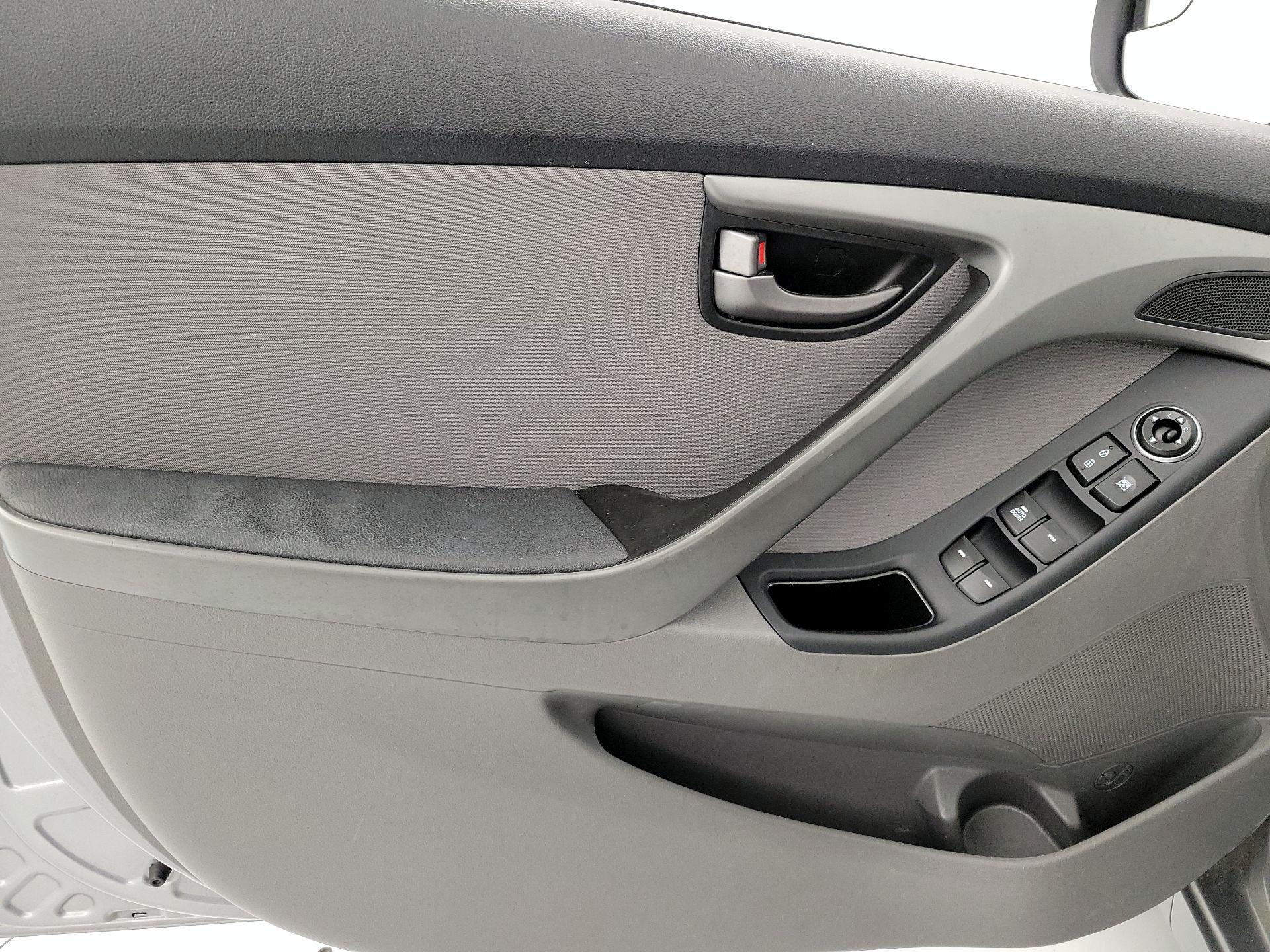 Thumbnail: 2014 Hyundai Elantra - 12