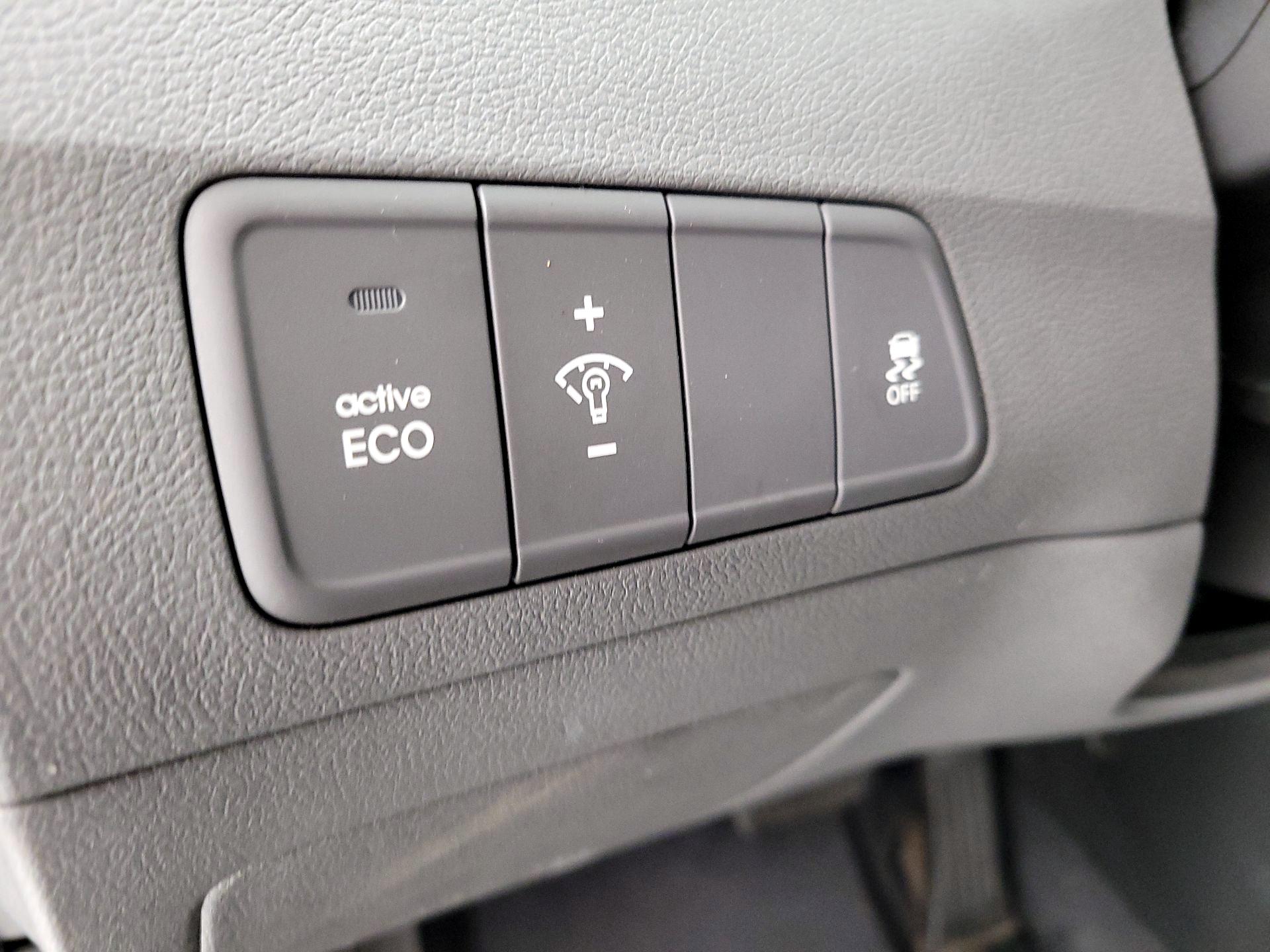 Thumbnail: 2014 Hyundai Elantra - 13