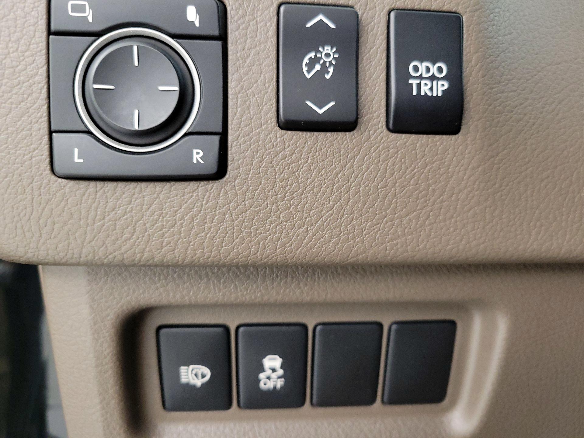 Thumbnail: 2017 Lexus GX - 13