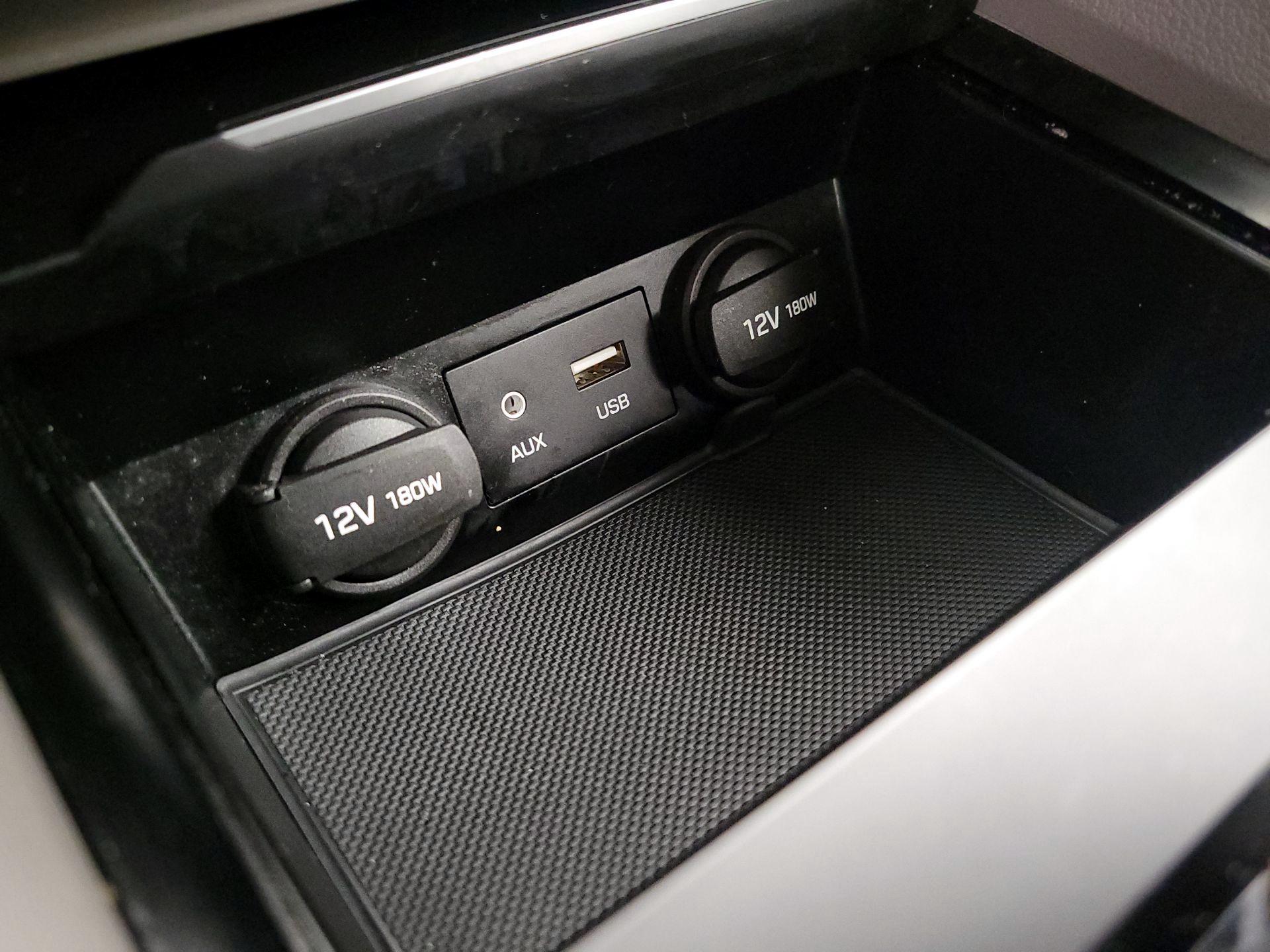 Thumbnail: 2017 Hyundai Elantra - 18