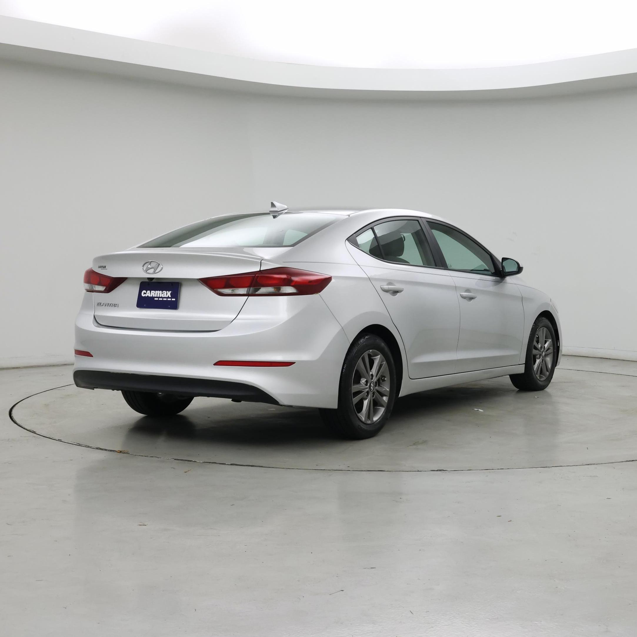 Thumbnail: 2017 Hyundai Elantra - 8