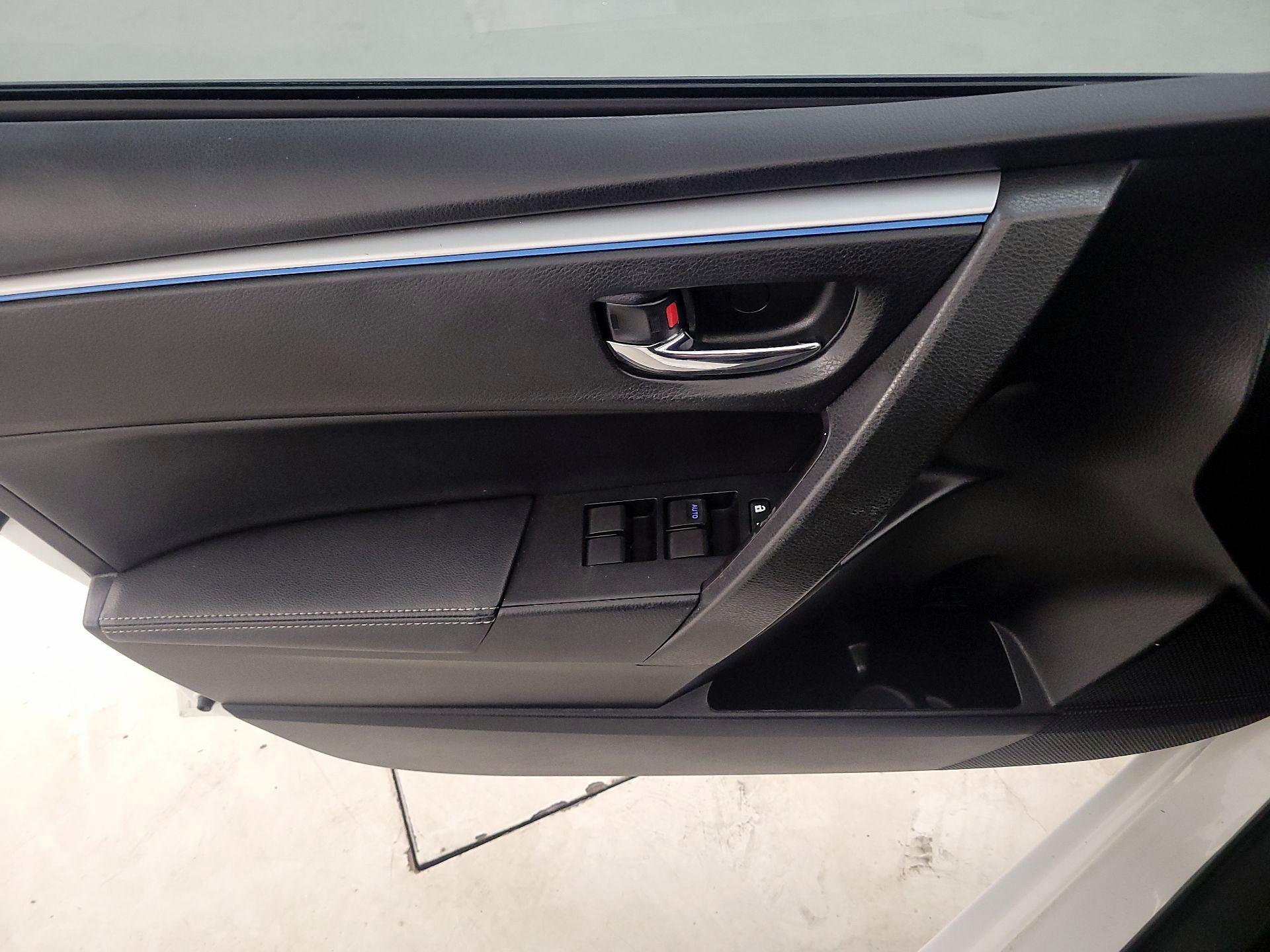 Thumbnail: 2016 Toyota Corolla - 12