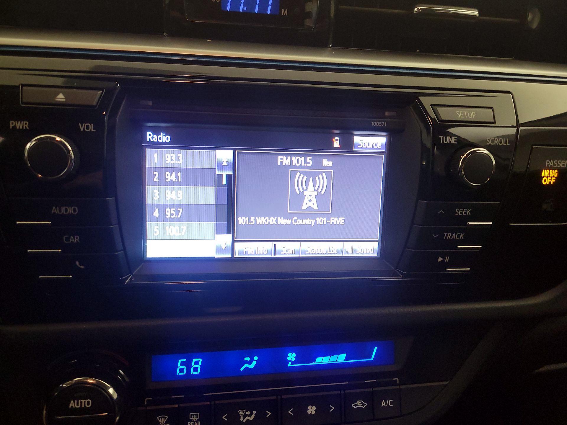 Thumbnail: 2016 Toyota Corolla - 15