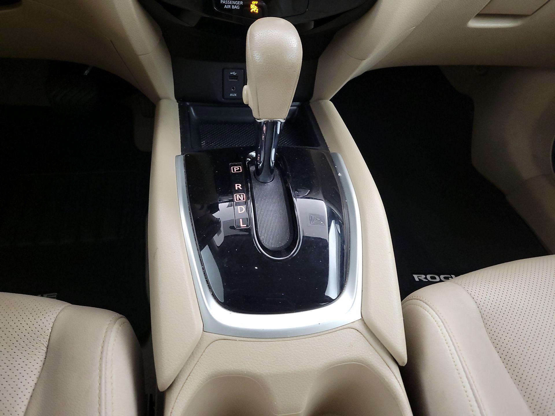 Thumbnail: 2015 Nissan Rogue - 18