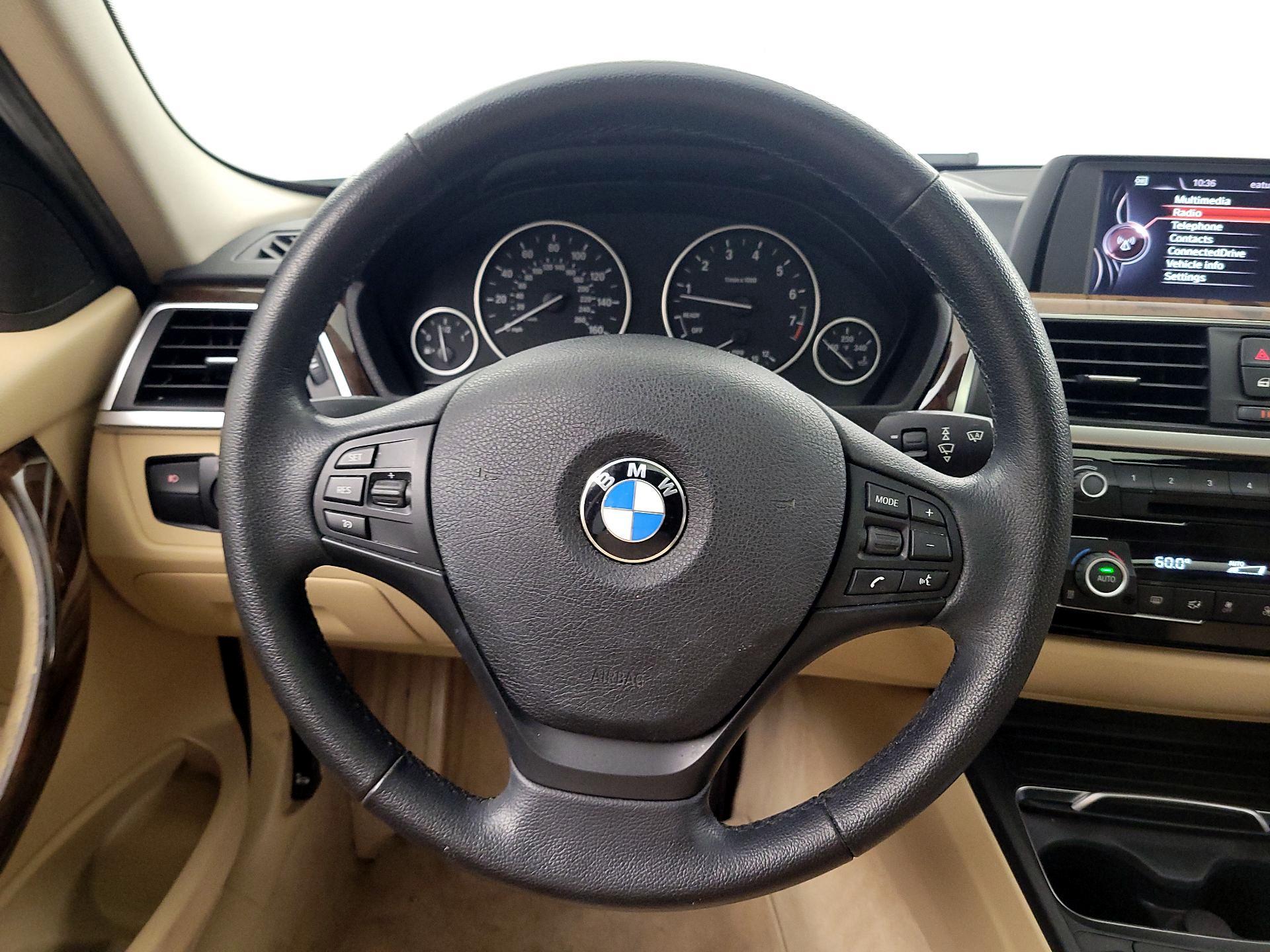 Thumbnail: 2016 BMW 3 Series - 10