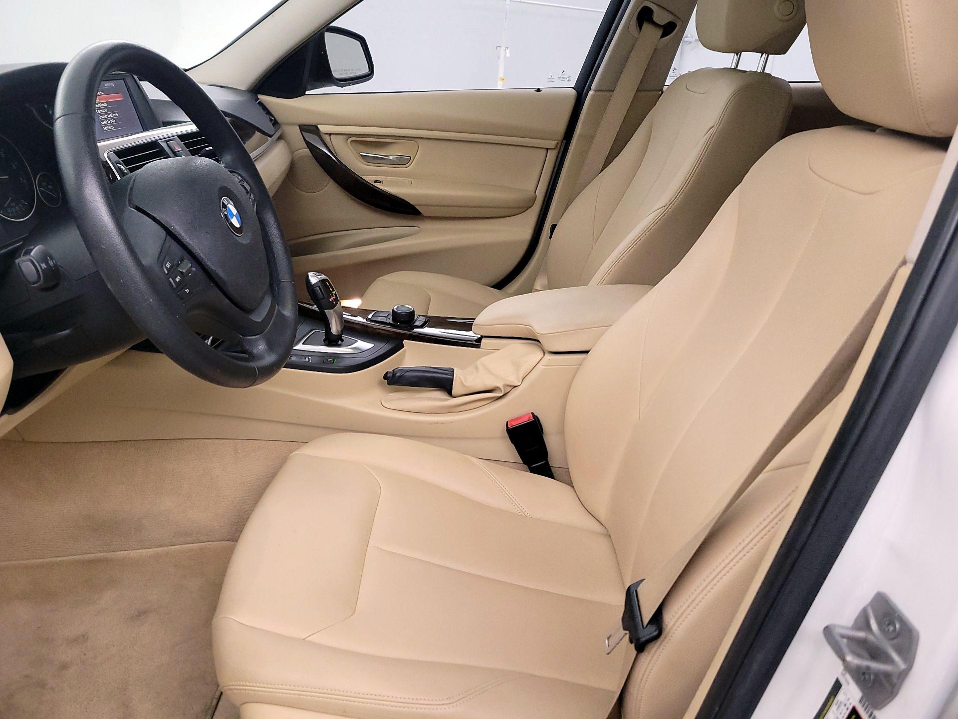 Thumbnail: 2016 BMW 3 Series - 11