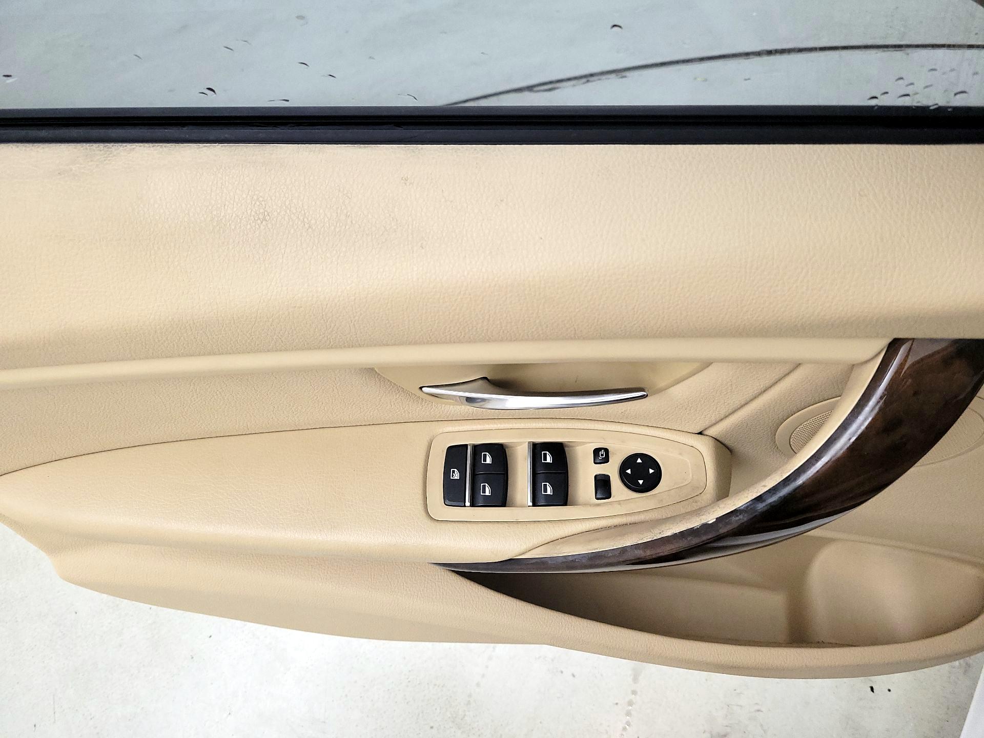 Thumbnail: 2016 BMW 3 Series - 12