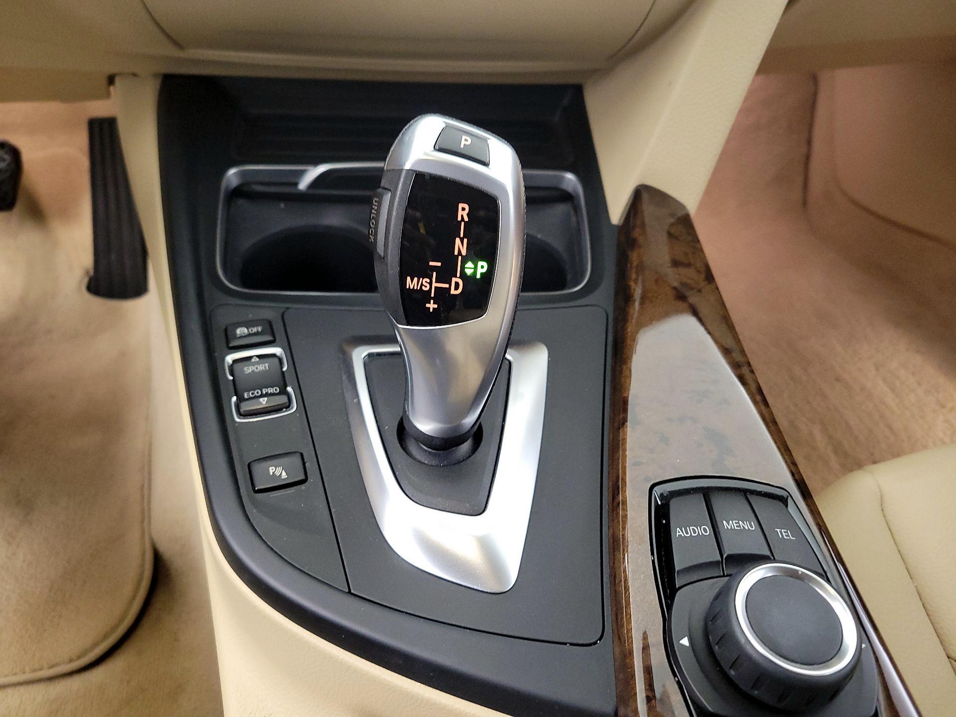 Thumbnail: 2016 BMW 3 Series - 17