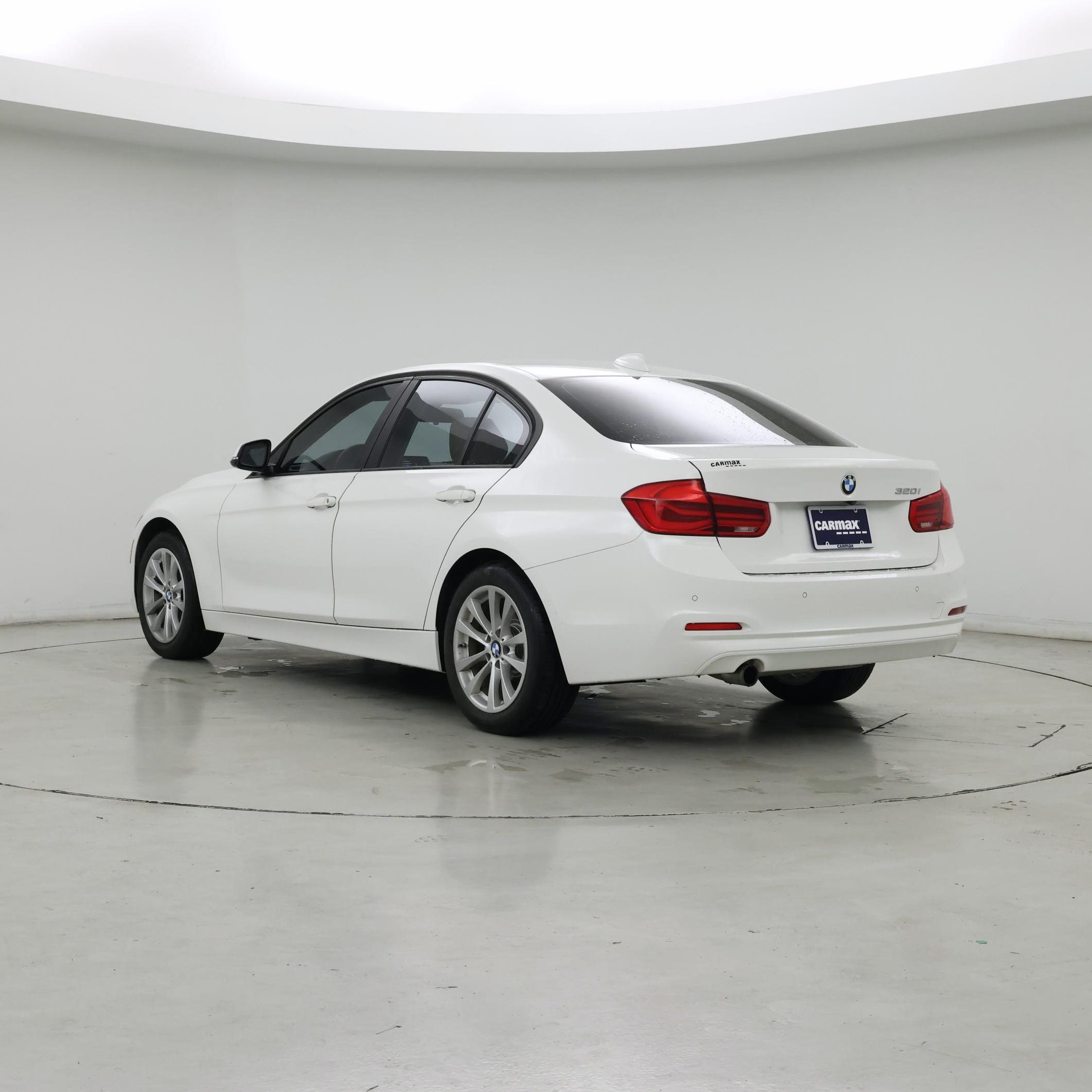 Thumbnail: 2016 BMW 3 Series - 2