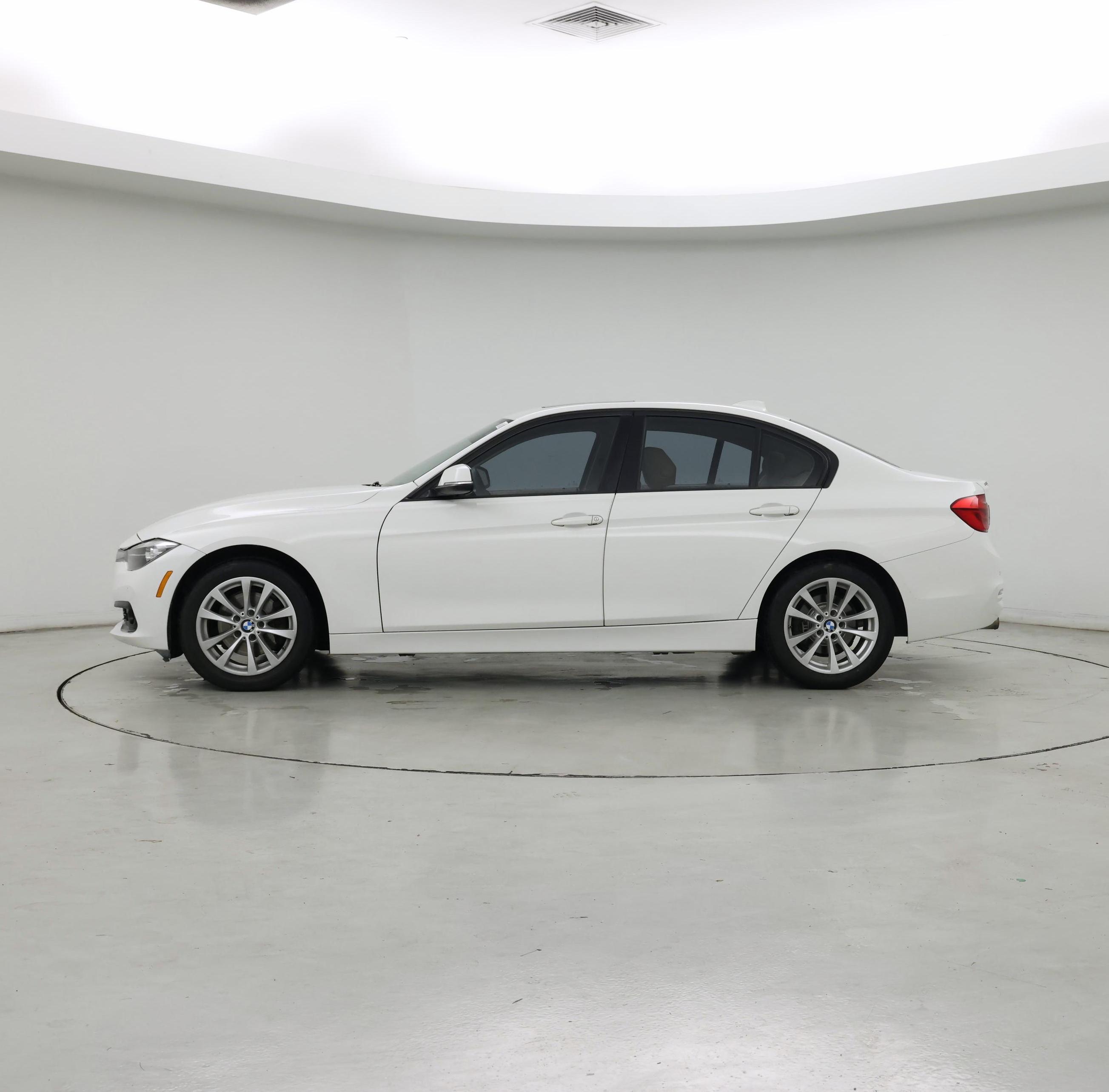 Thumbnail: 2016 BMW 3 Series - 3