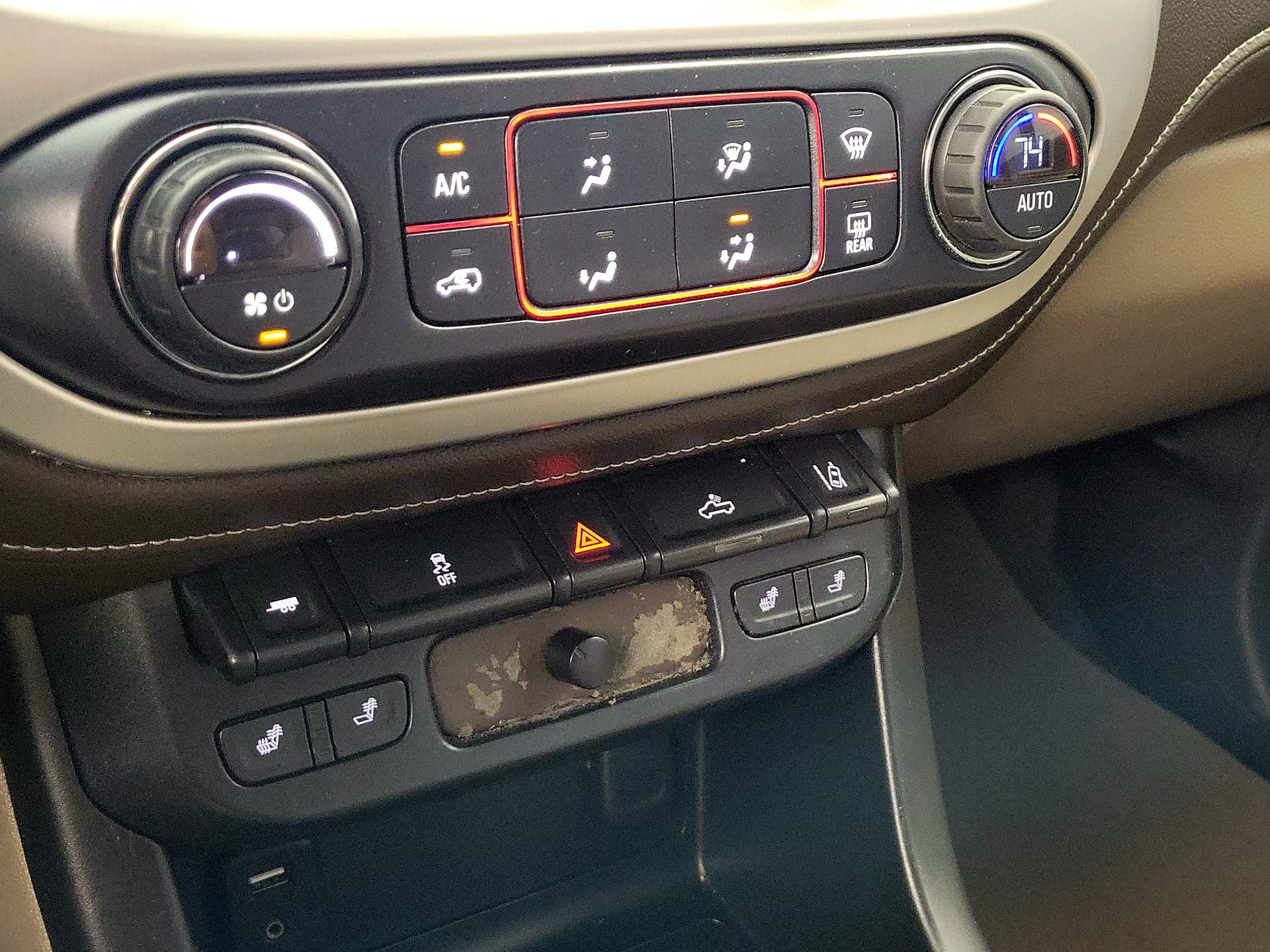 Thumbnail: 2016 GMC Canyon - 17