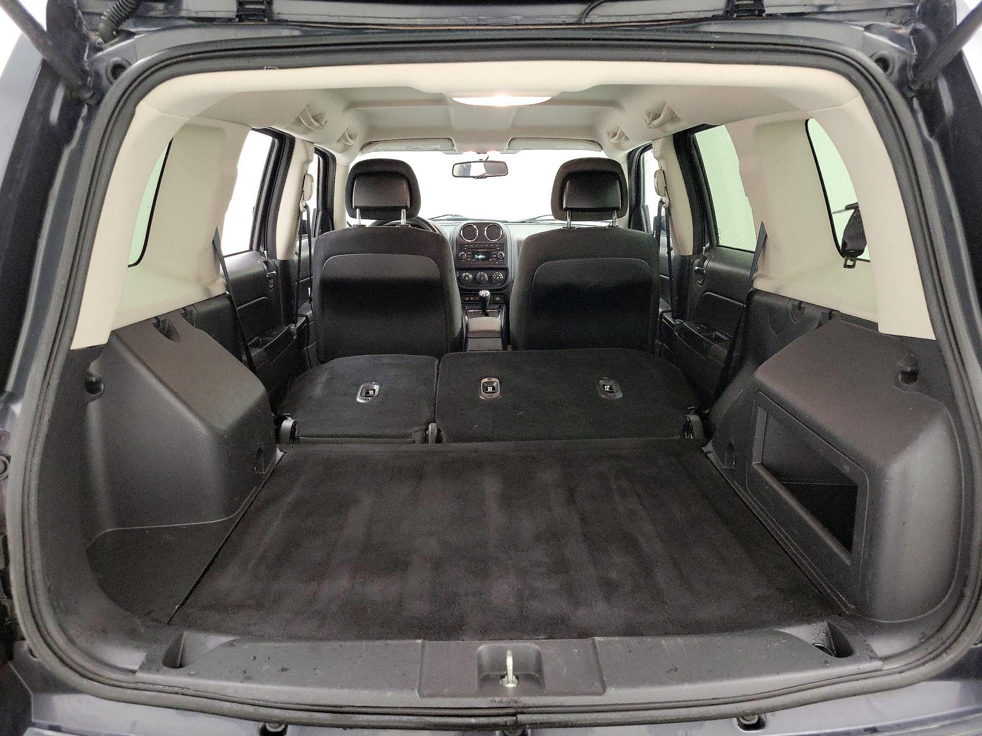 Thumbnail: 2015 Jeep Patriot - 19