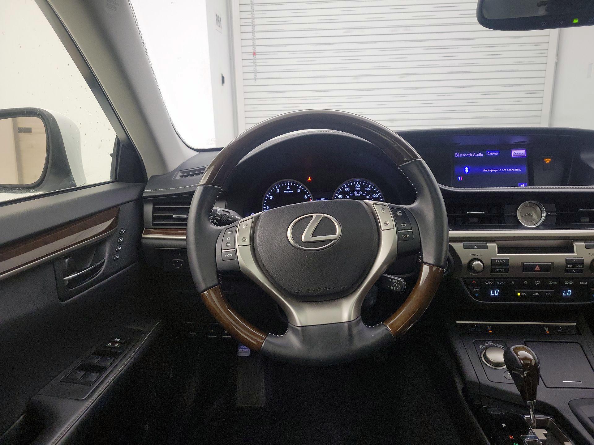 Thumbnail: 2014 Lexus ES - 10