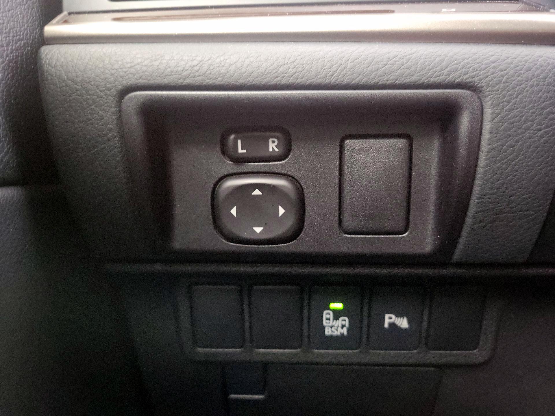 Thumbnail: 2014 Lexus ES - 13