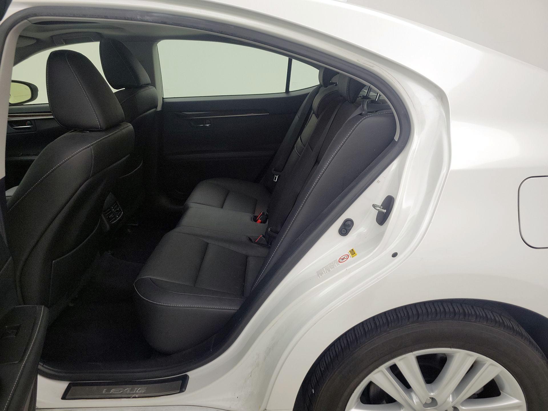 Thumbnail: 2014 Lexus ES - 19