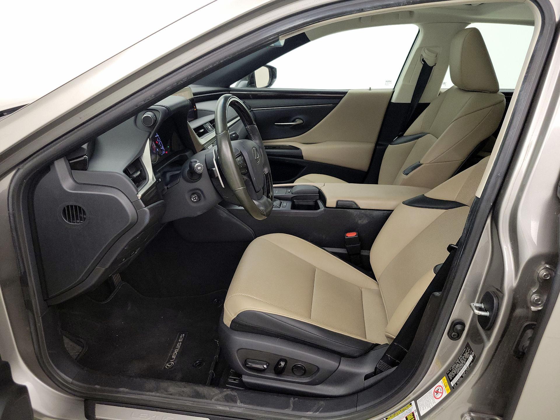 Thumbnail: 2019 Lexus ES - 11