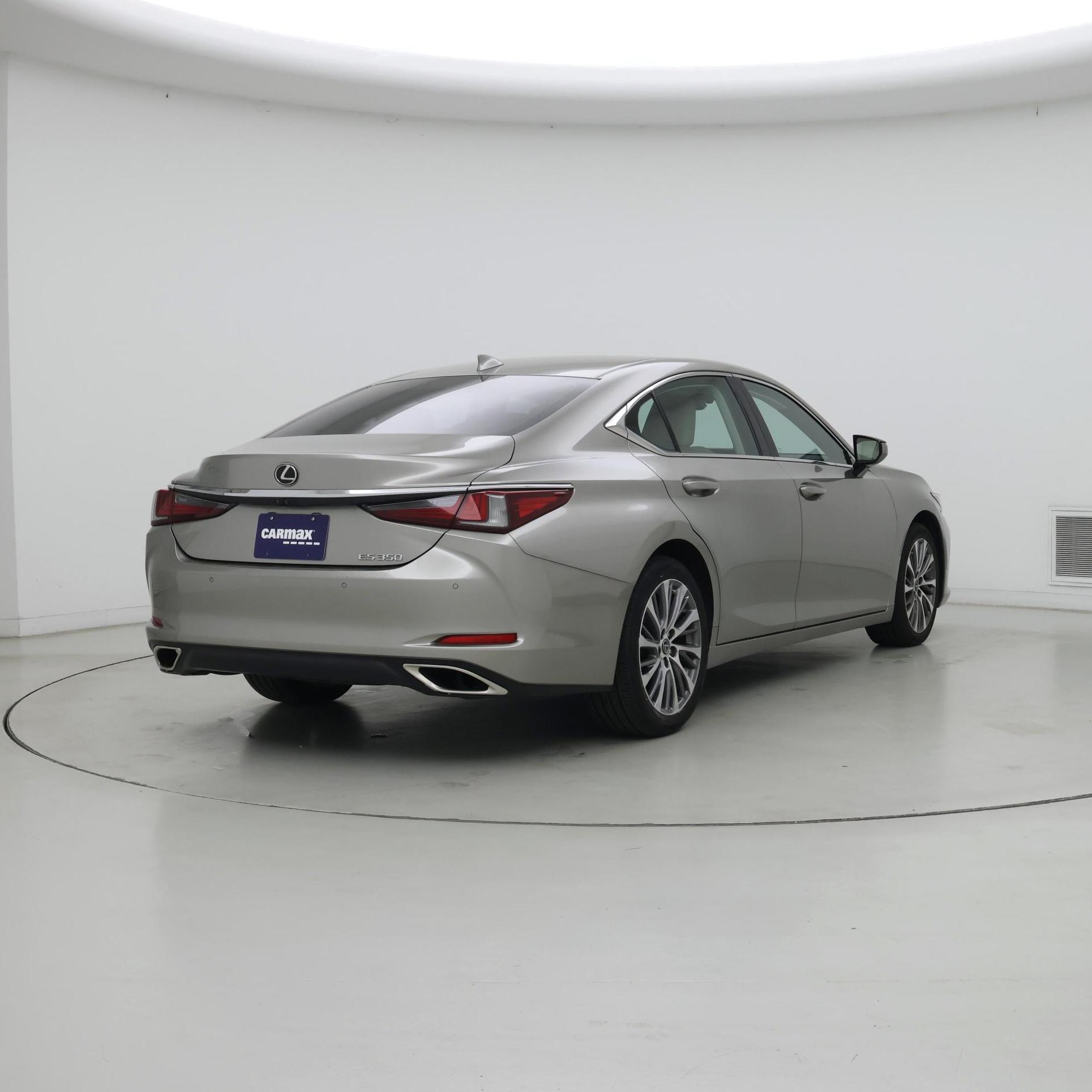 Thumbnail: 2019 Lexus ES - 8