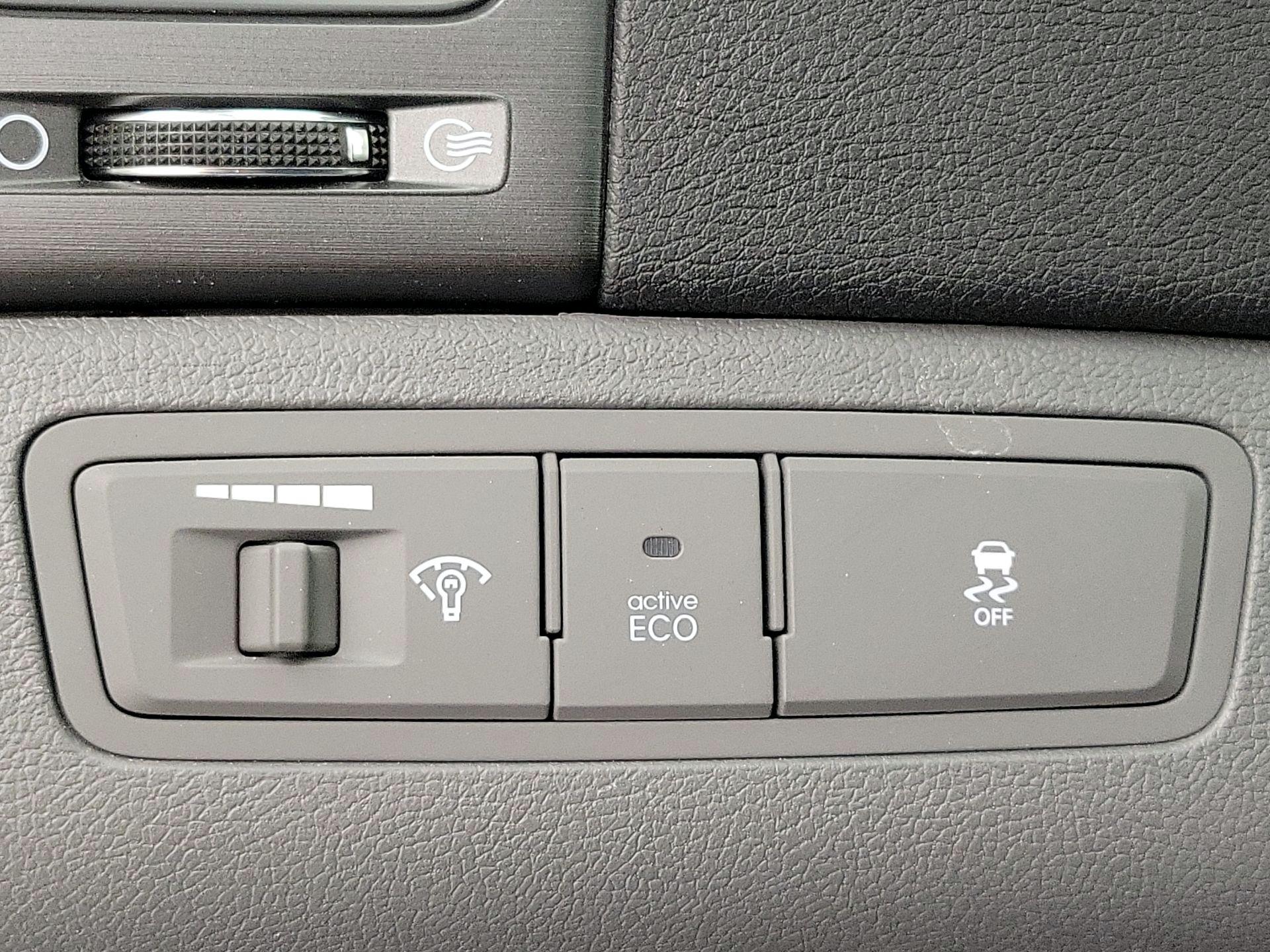 Thumbnail: 2014 Hyundai Sonata - 13