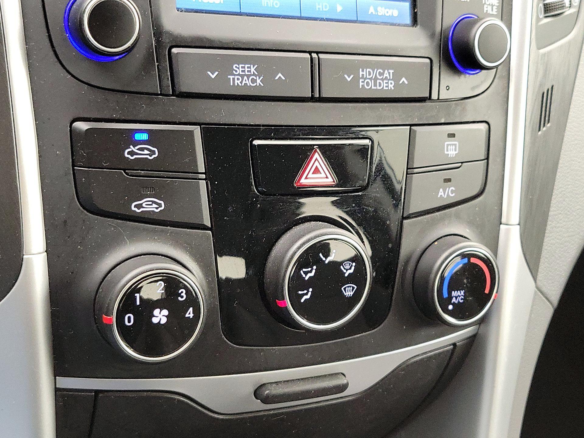 Thumbnail: 2014 Hyundai Sonata - 16