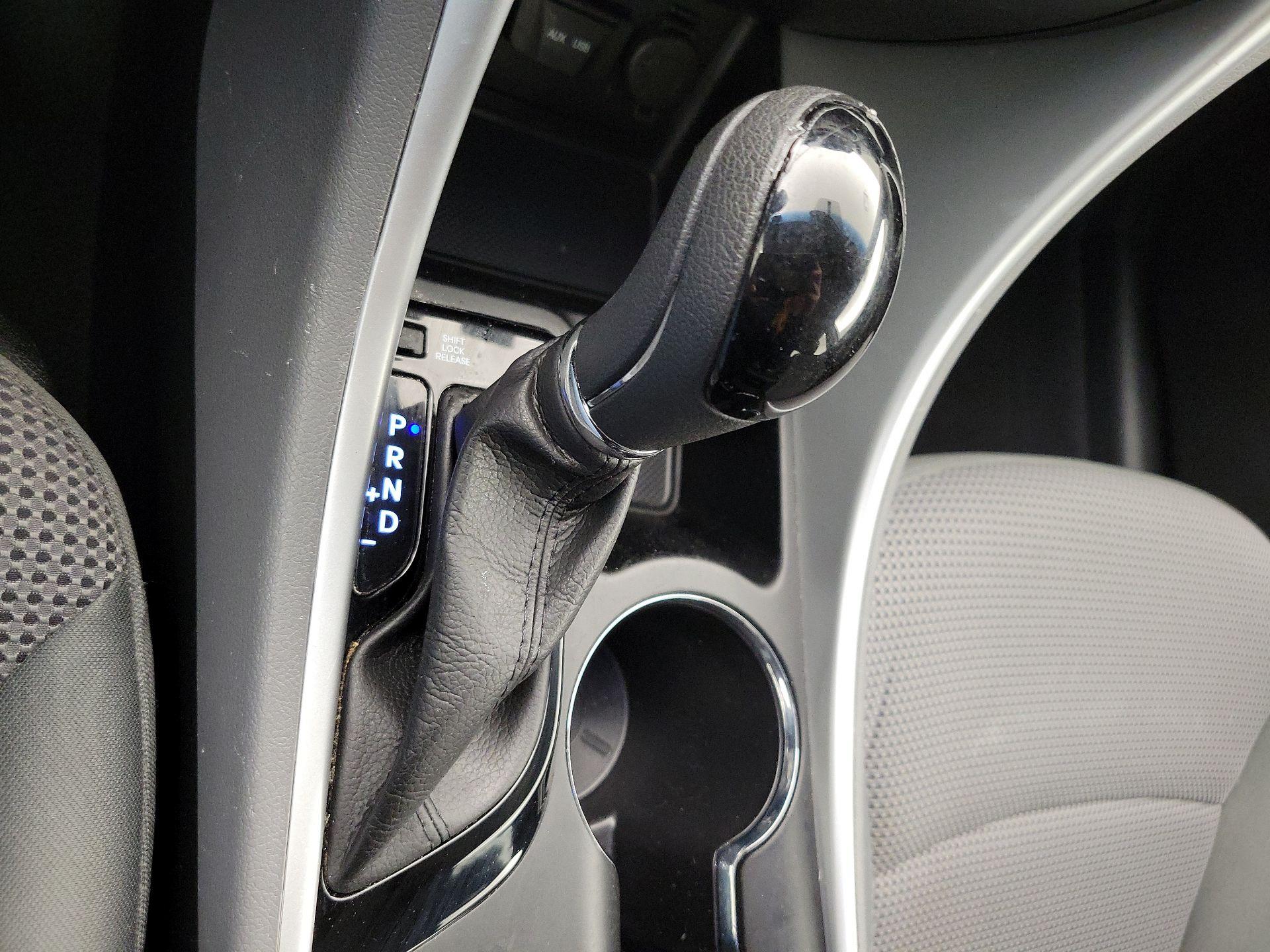 Thumbnail: 2014 Hyundai Sonata - 17