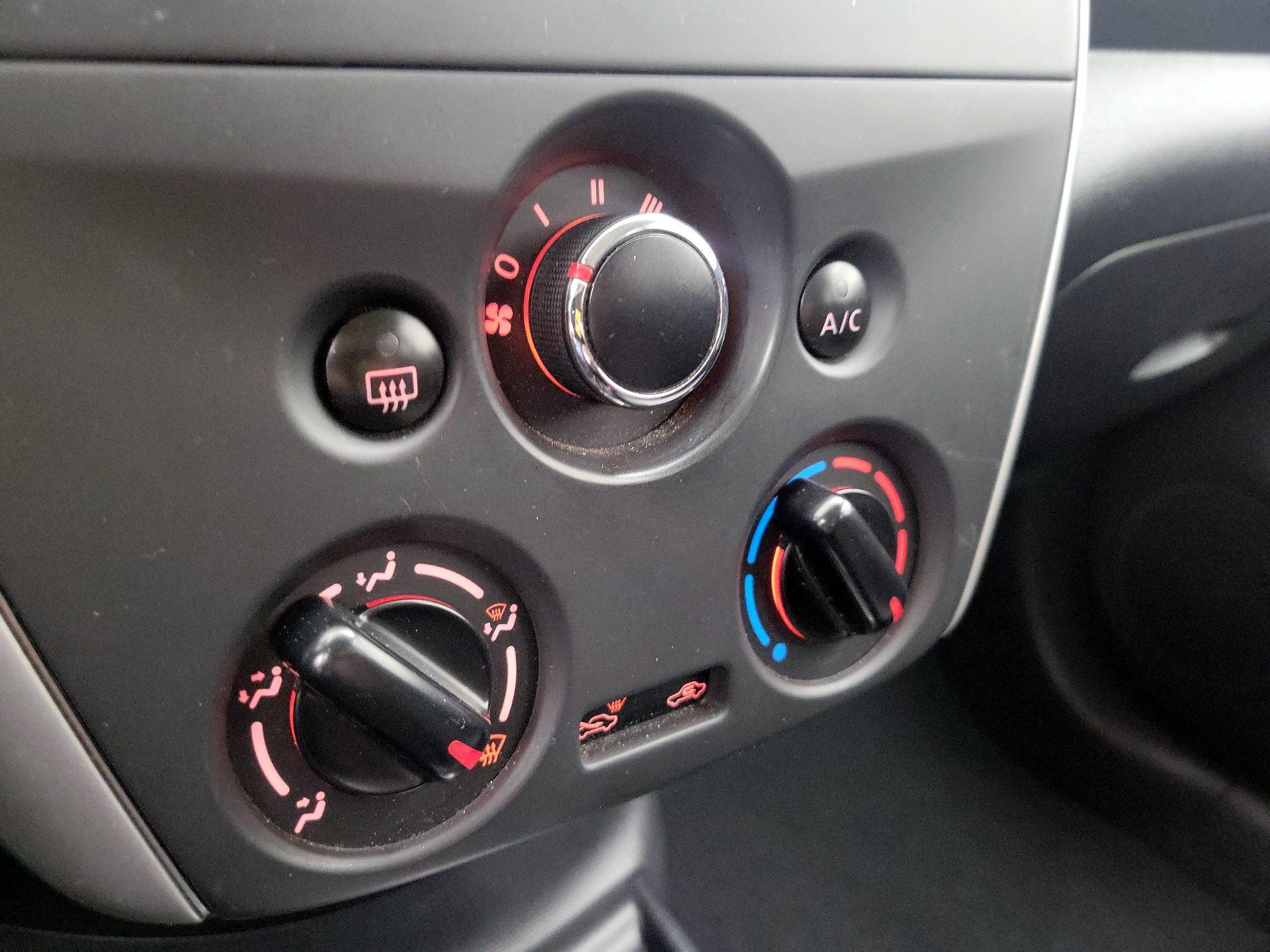 Thumbnail: 2015 Nissan Versa - 15