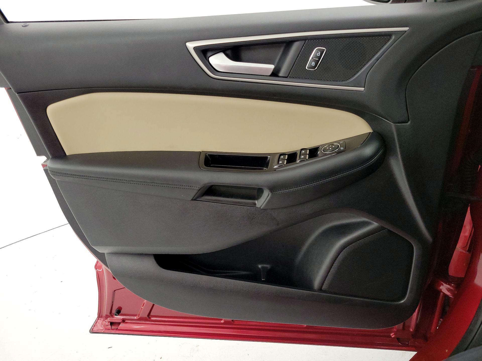 Thumbnail: 2020 Ford Edge - 12