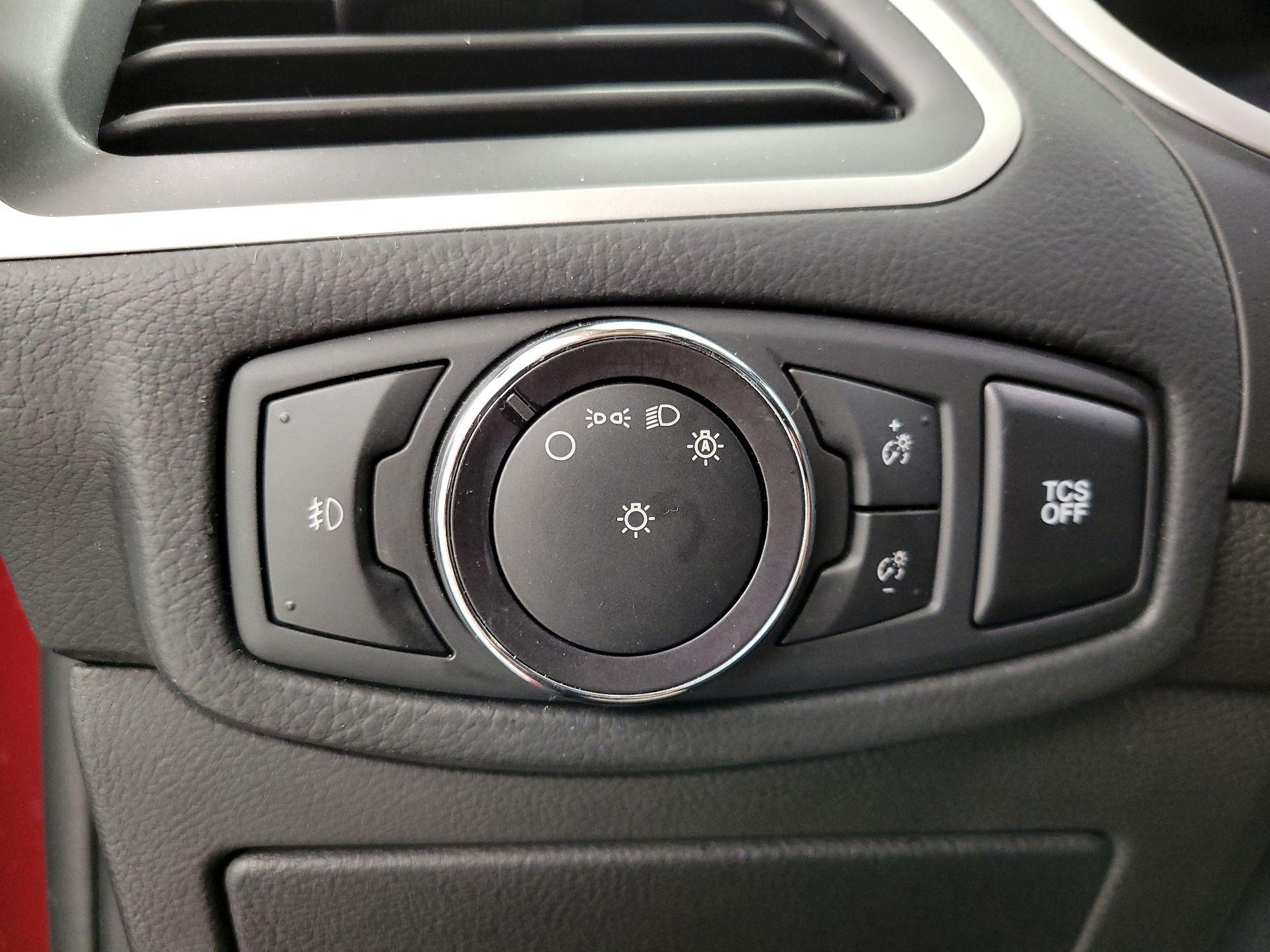 Thumbnail: 2020 Ford Edge - 13