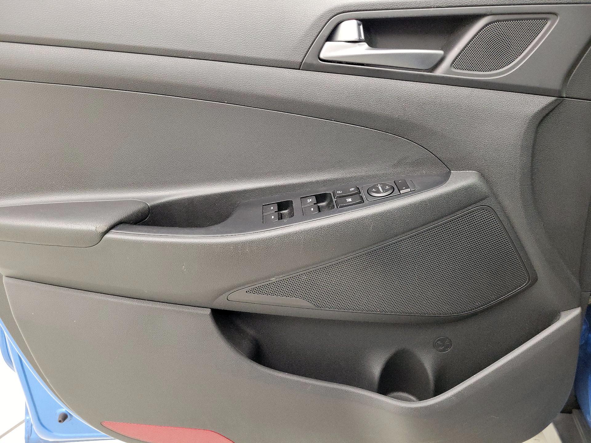 Thumbnail: 2017 Hyundai Tucson - 12