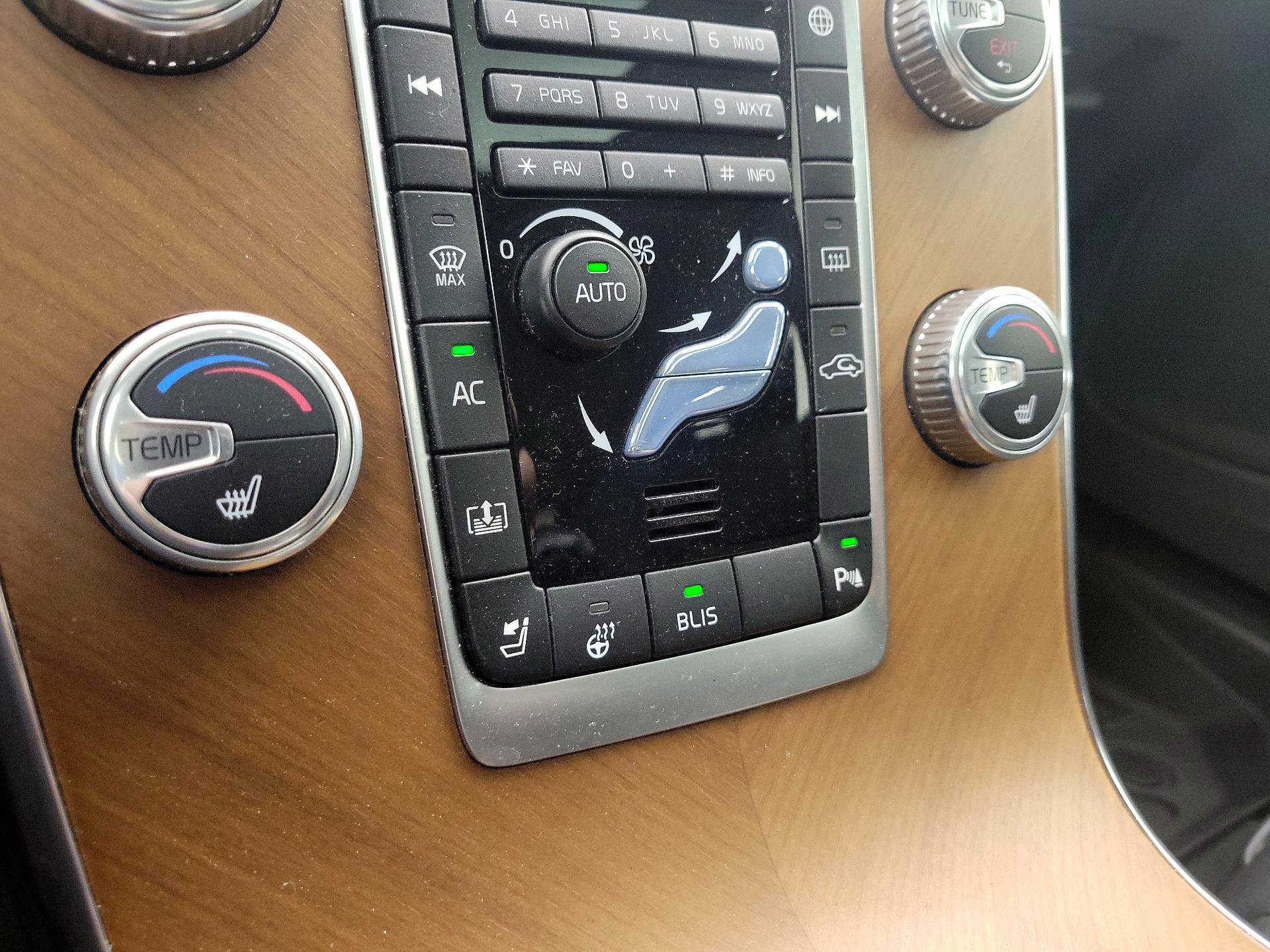 Thumbnail: 2016 Volvo S60 - 16